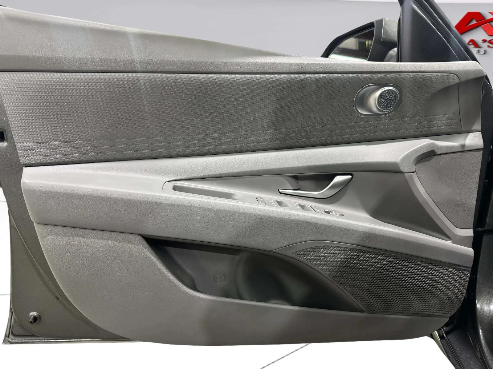 Hyundai Elantra photo 18