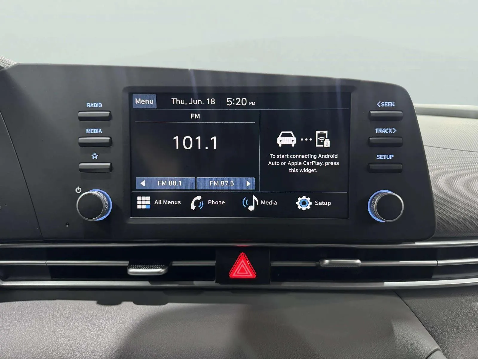 Hyundai Elantra photo 28