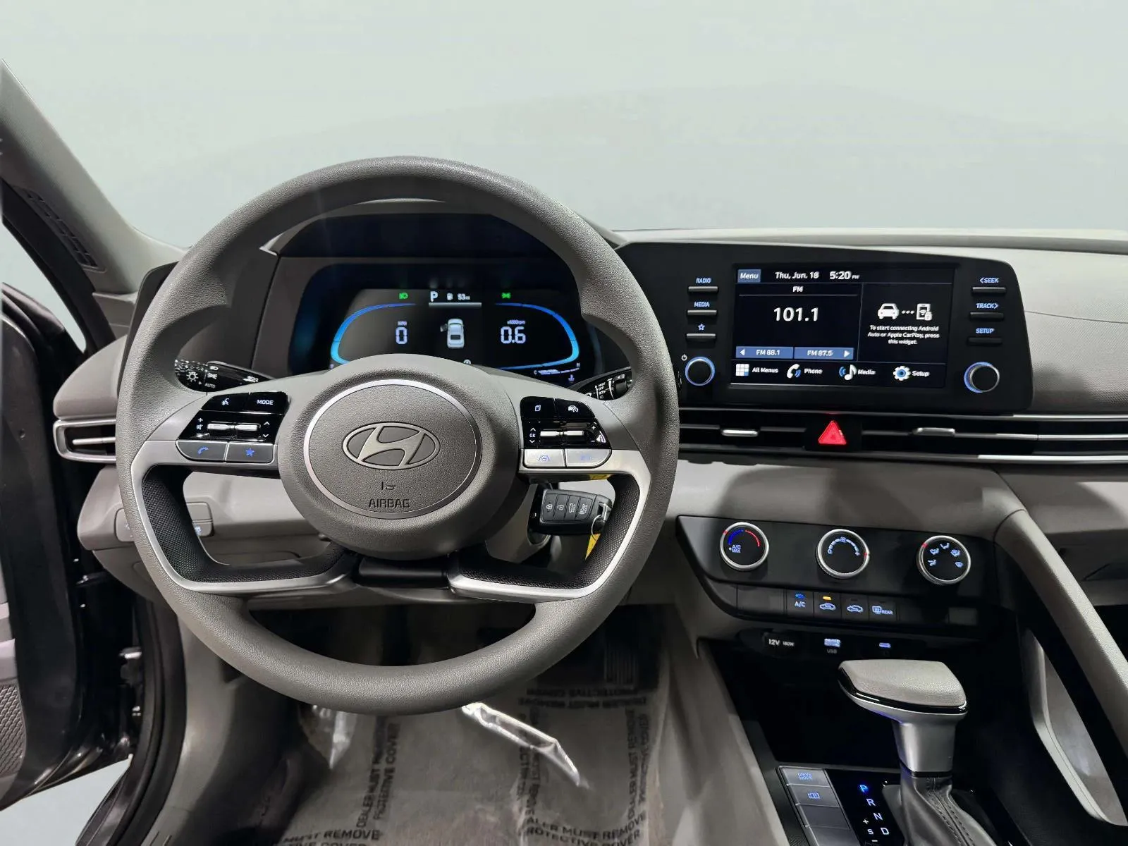 Hyundai Elantra photo 29