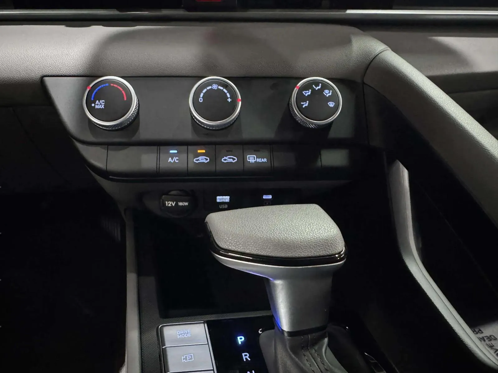 Hyundai Elantra photo 30