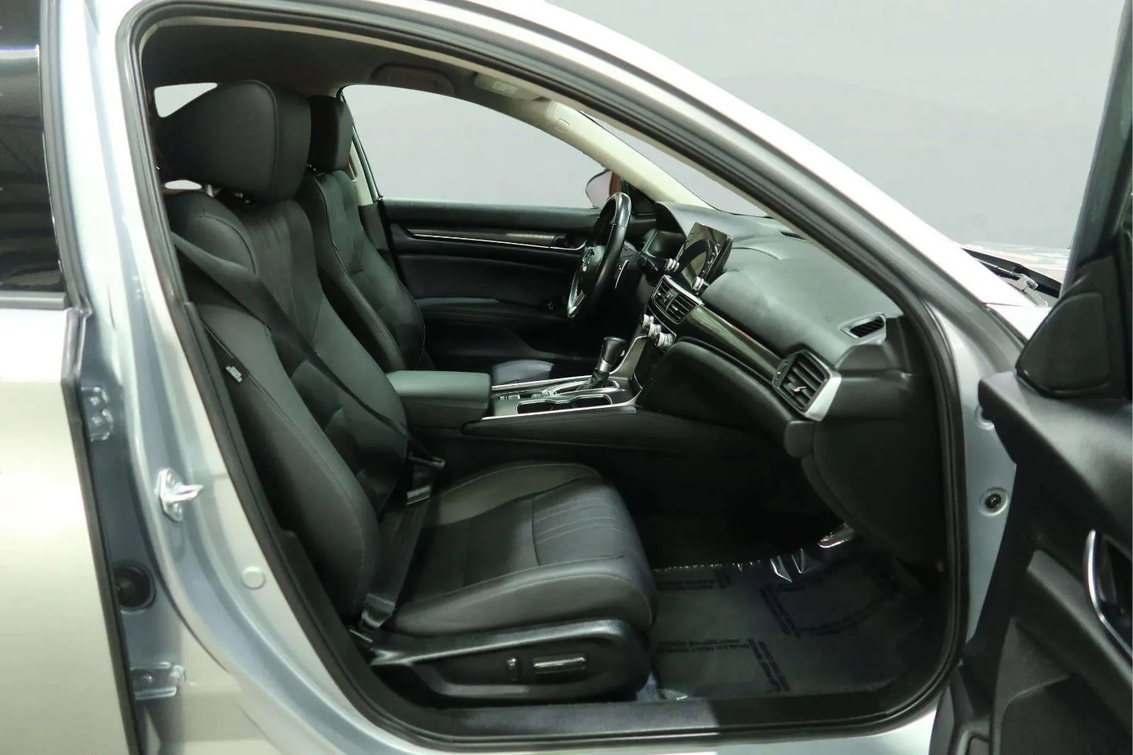 Honda Accord photo 23