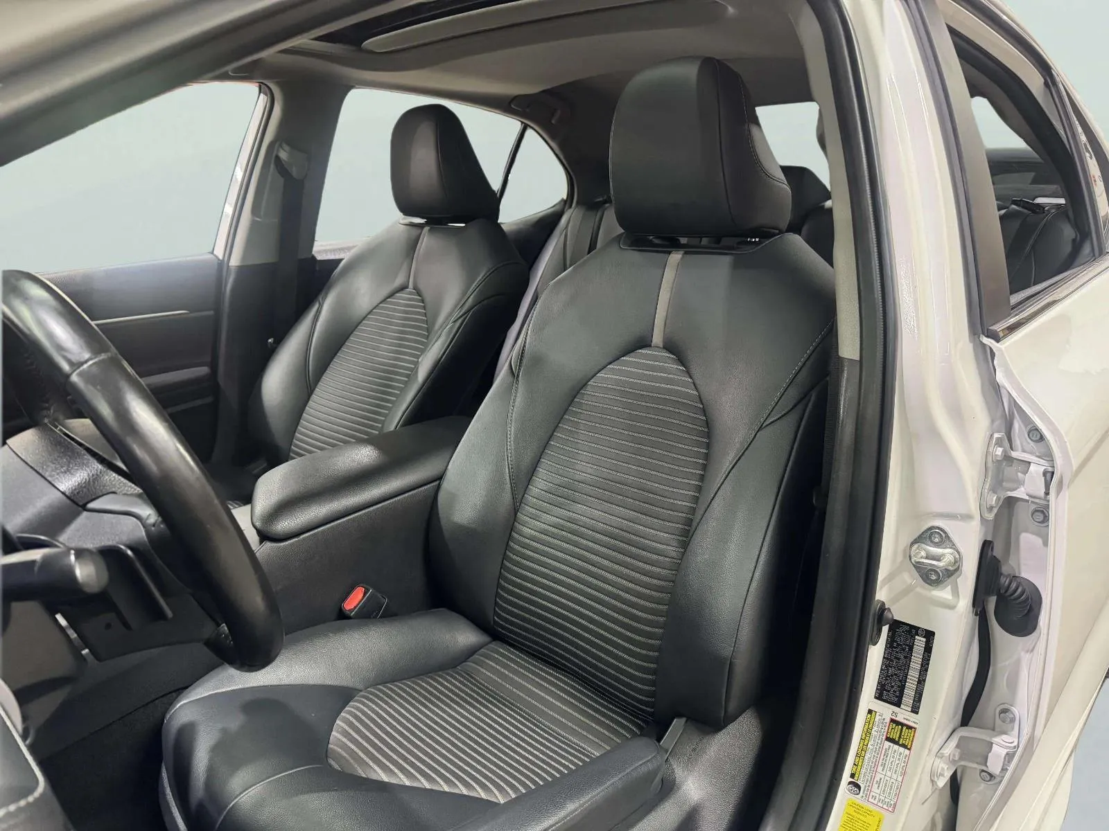 Toyota Camry photo 24
