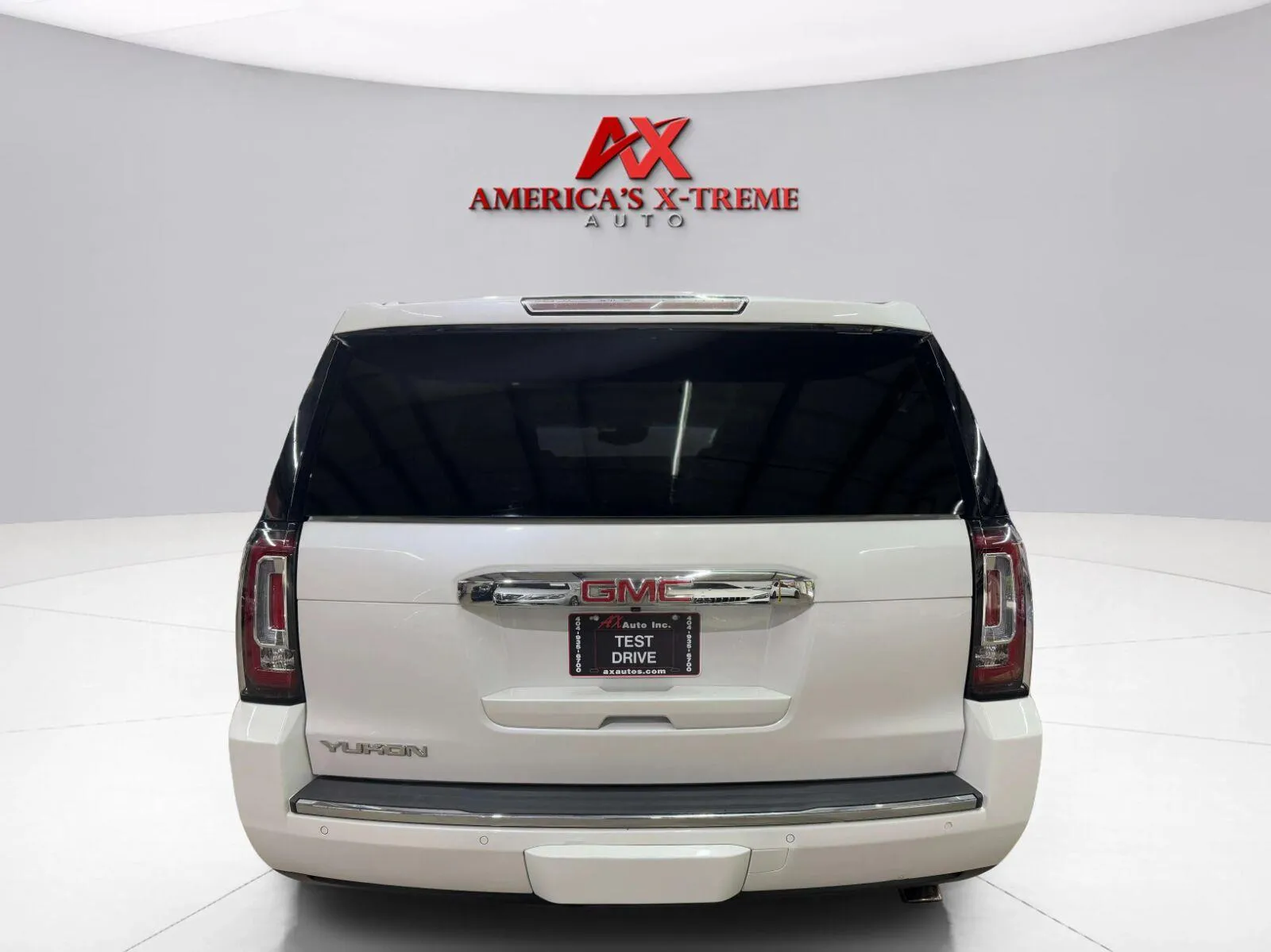 GMC Yukon photo 6