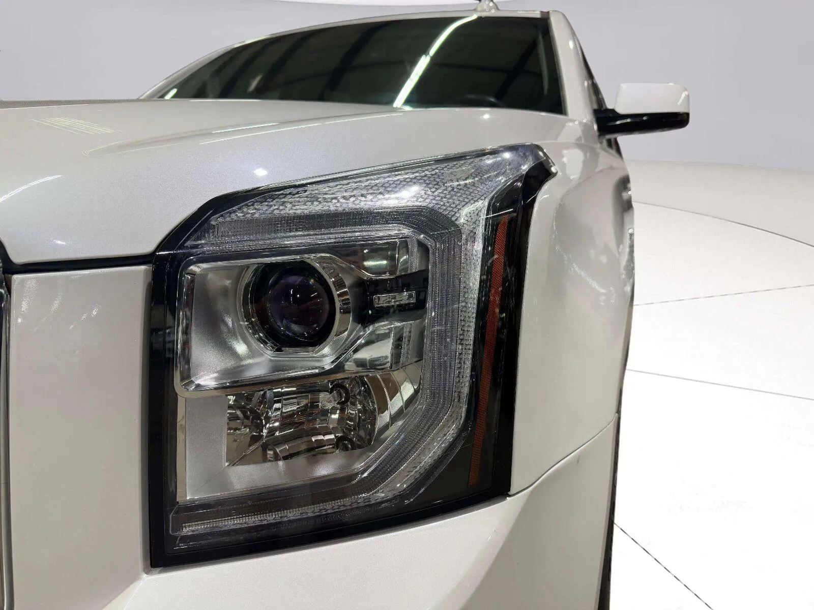 GMC Yukon photo 11
