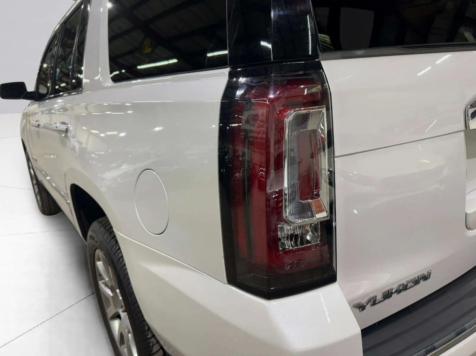 GMC Yukon photo 12