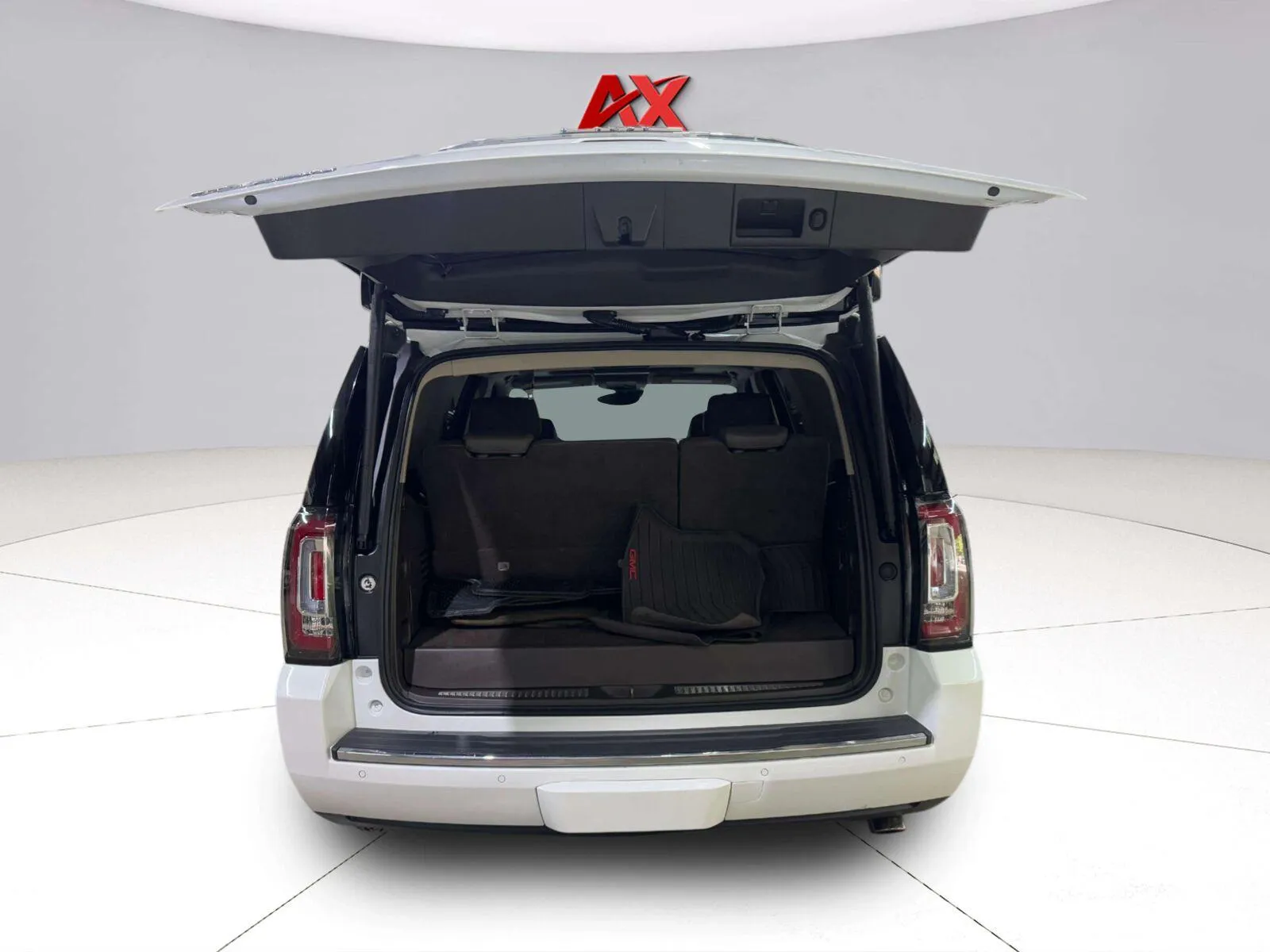 GMC Yukon photo 48