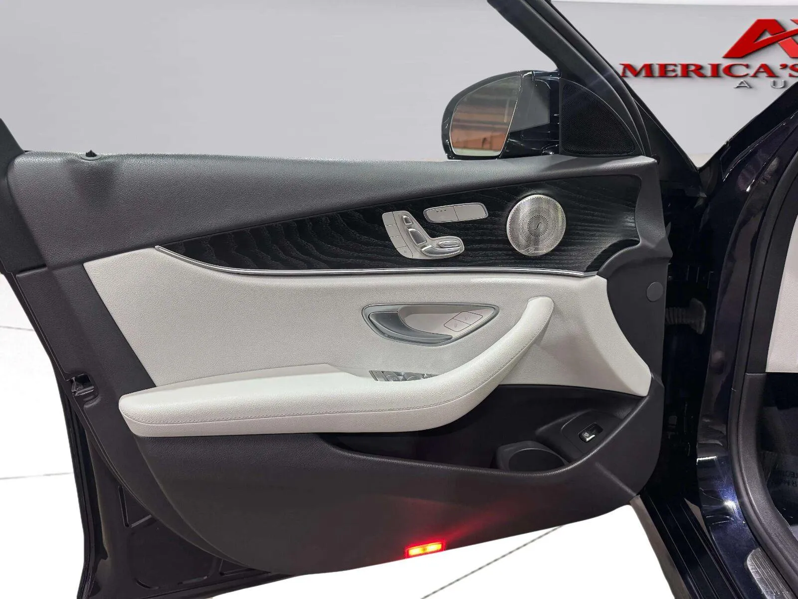 Mercedes-Benz 350 photo 17