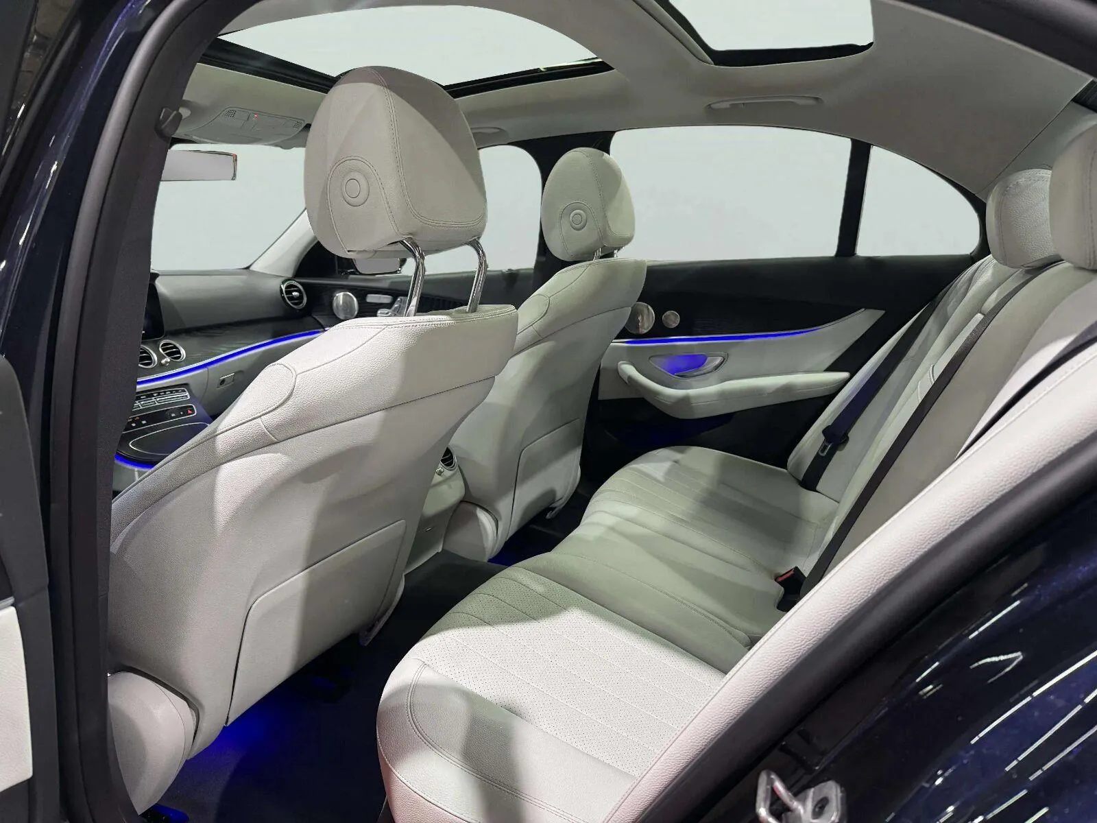 Mercedes-Benz 350 photo 28