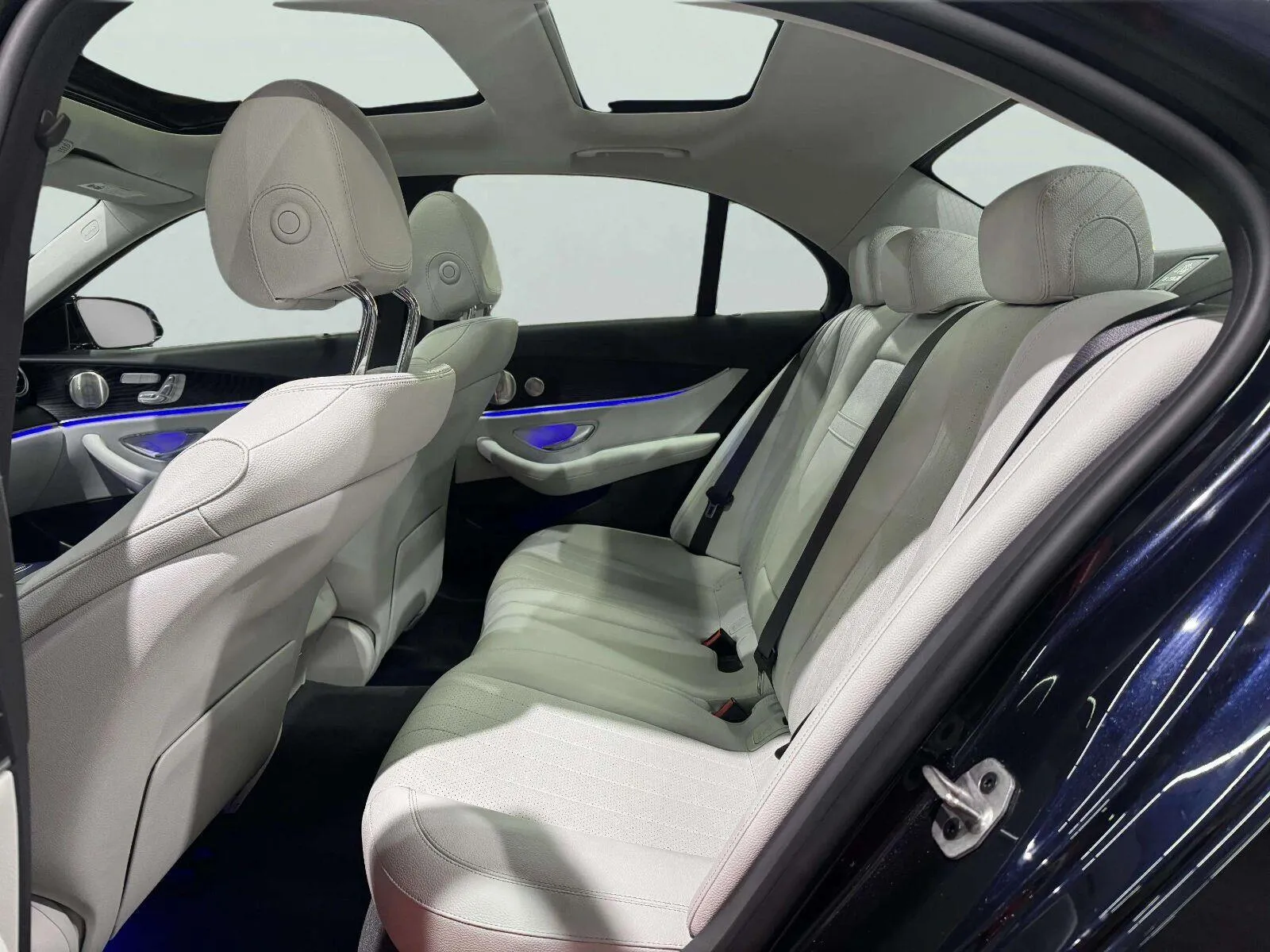 Mercedes-Benz 350 photo 29