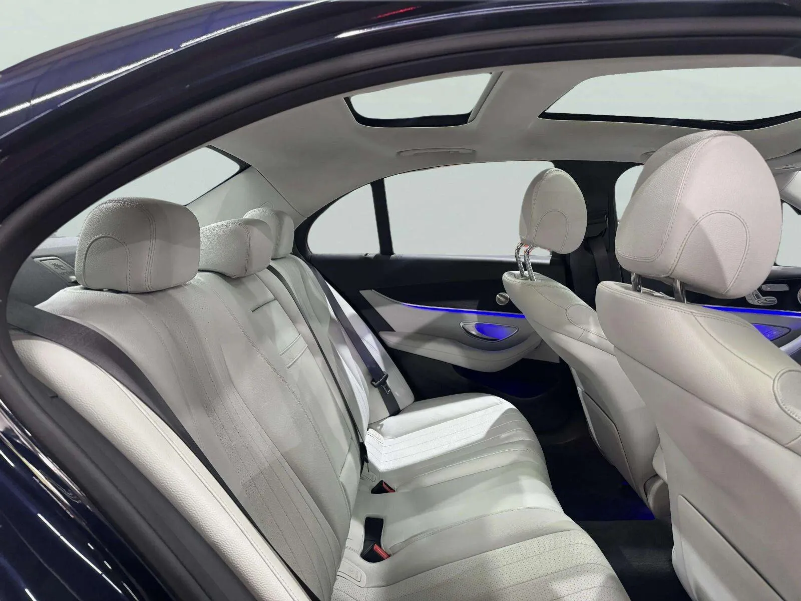 Mercedes-Benz 350 photo 33