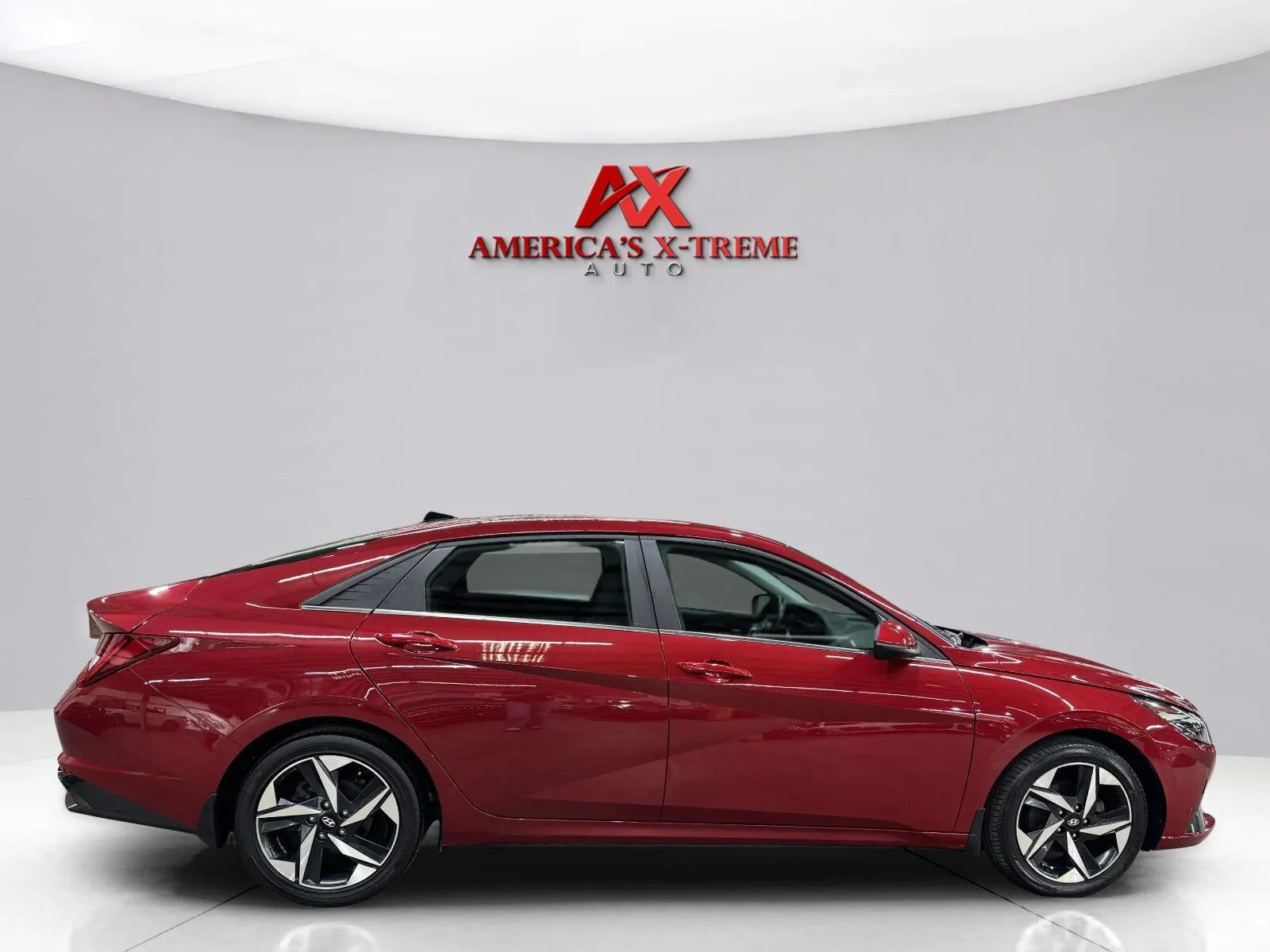 Hyundai Elantra photo 8