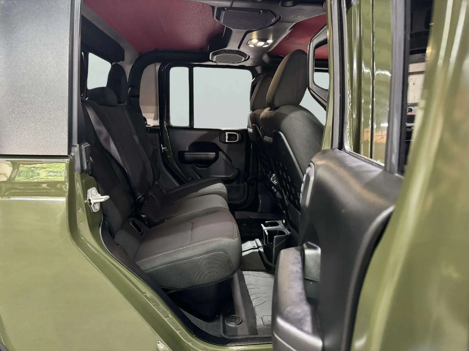 Jeep Gladiator photo 35