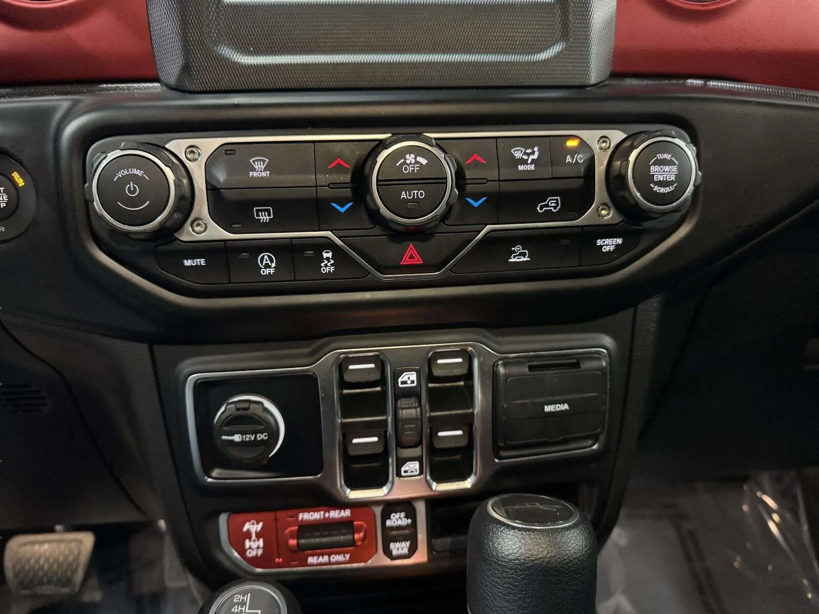 Jeep Gladiator photo 59