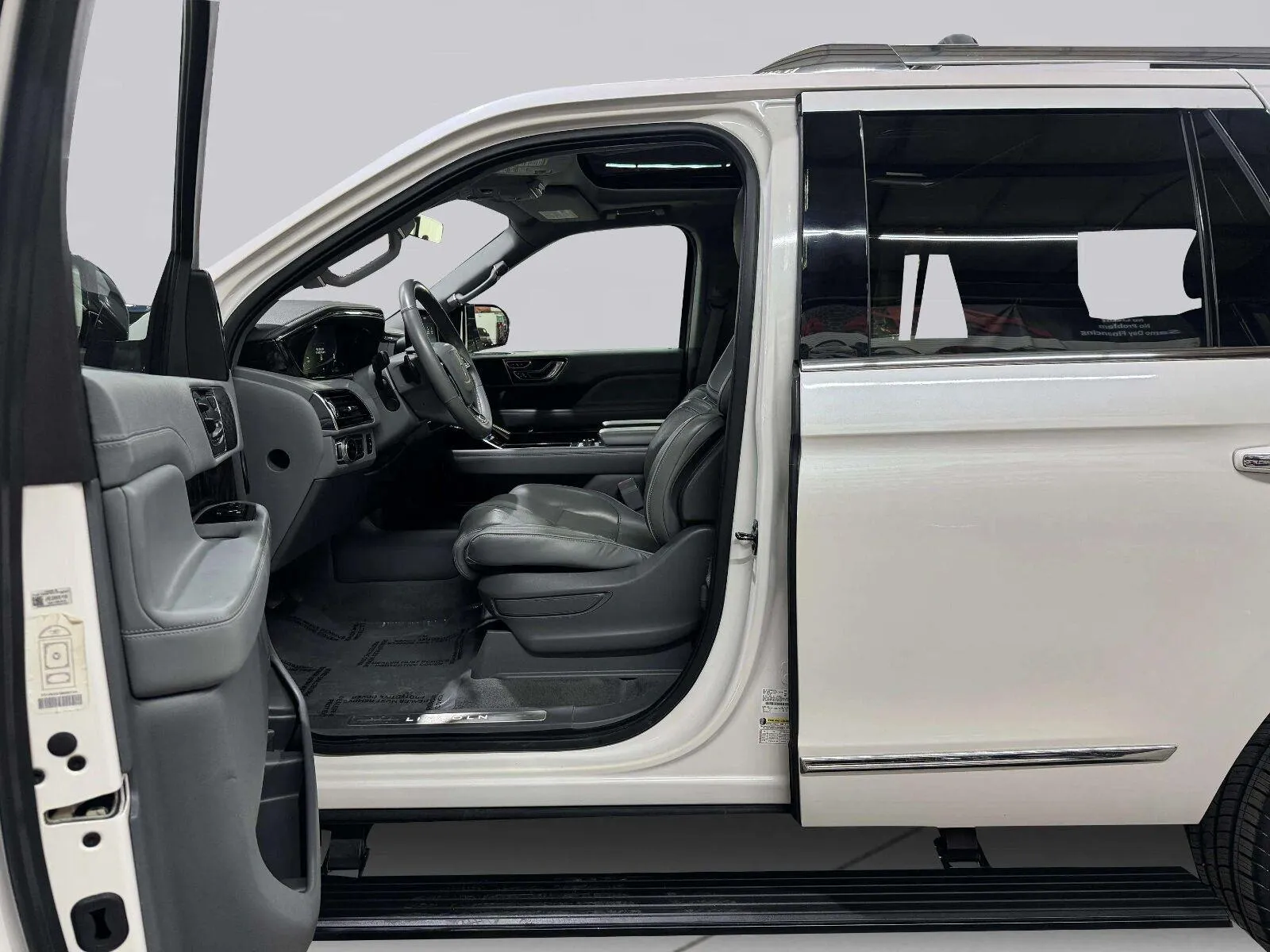 Lincoln Navigator photo 21