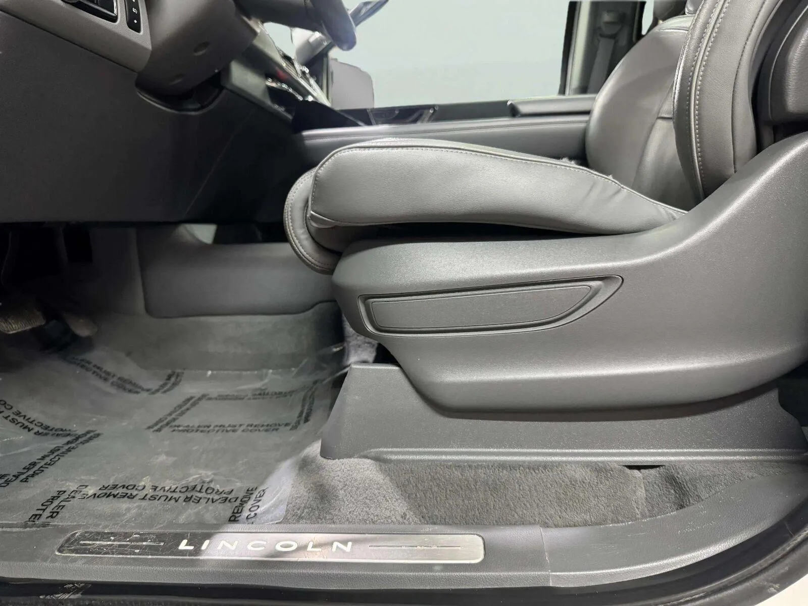 Lincoln Navigator photo 22