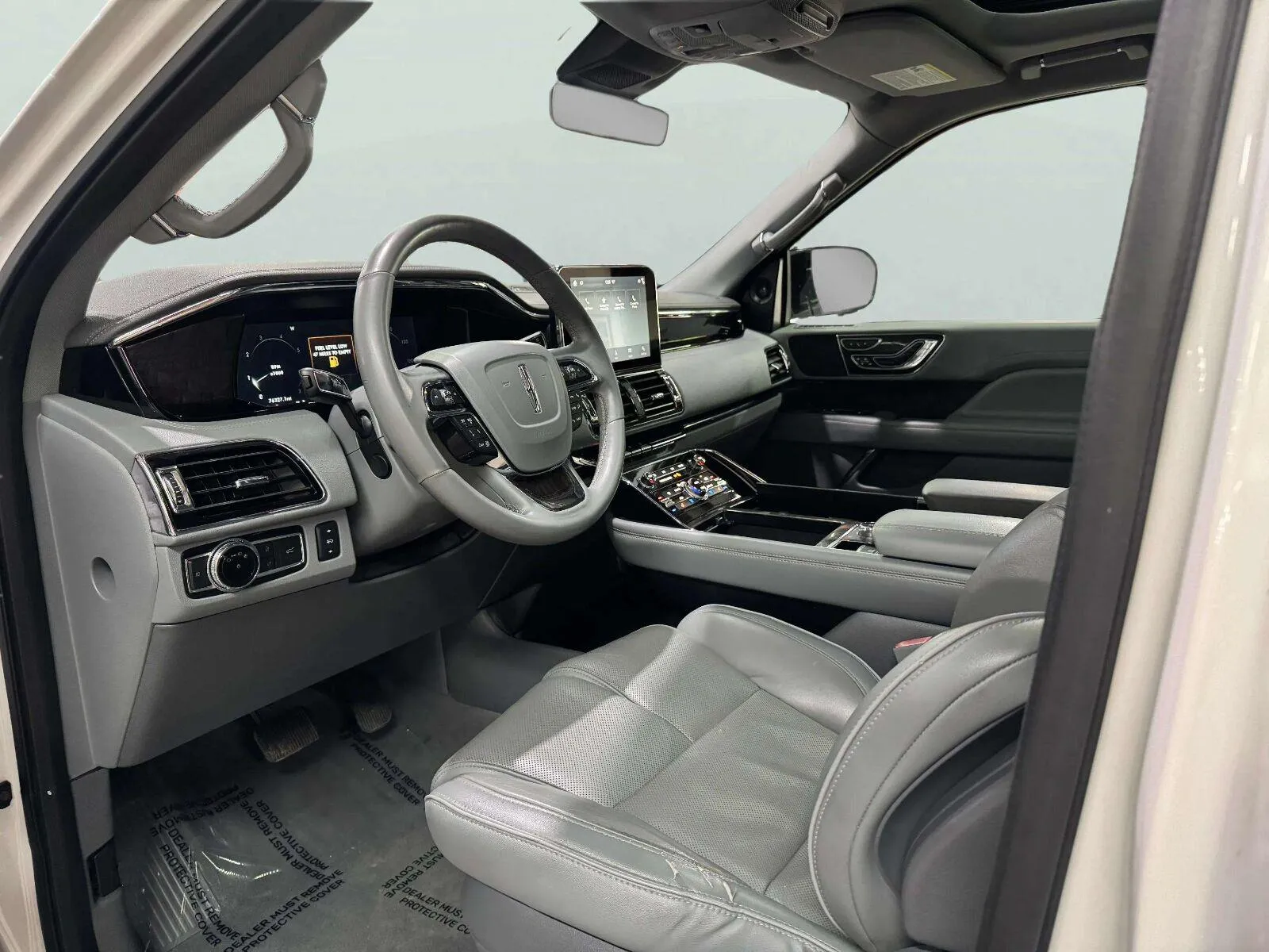 Lincoln Navigator photo 23