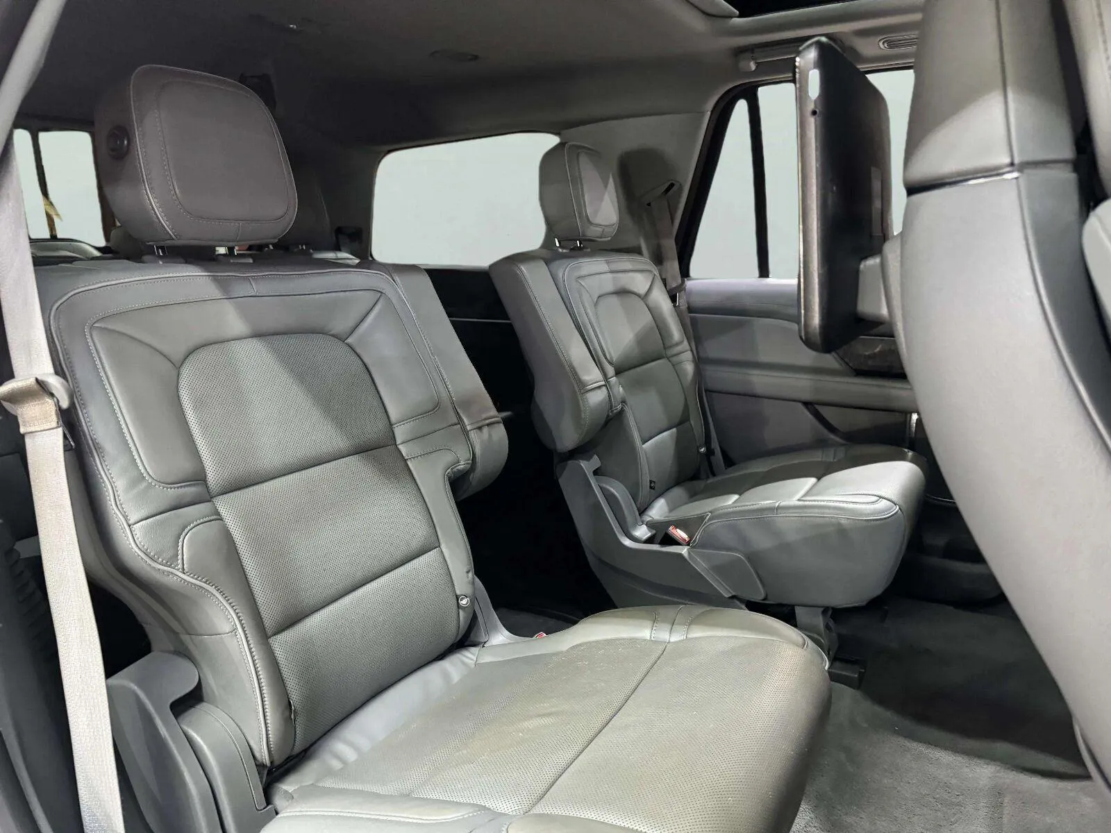 Lincoln Navigator photo 35