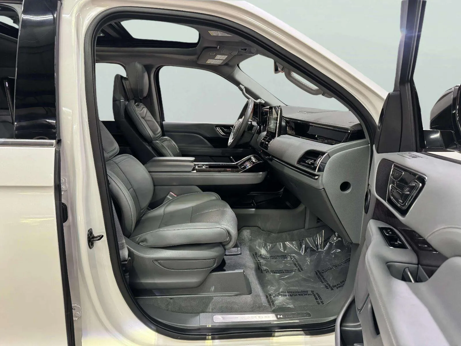Lincoln Navigator photo 38