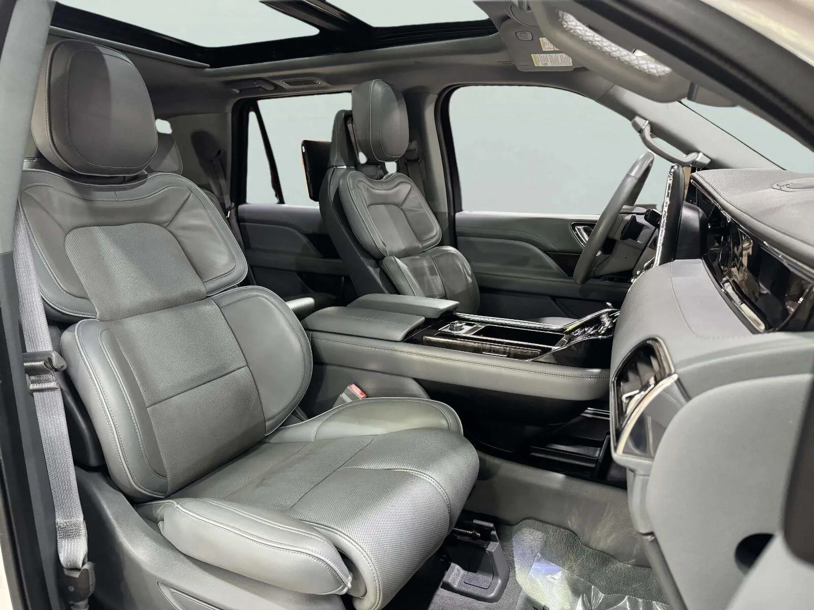 Lincoln Navigator photo 39