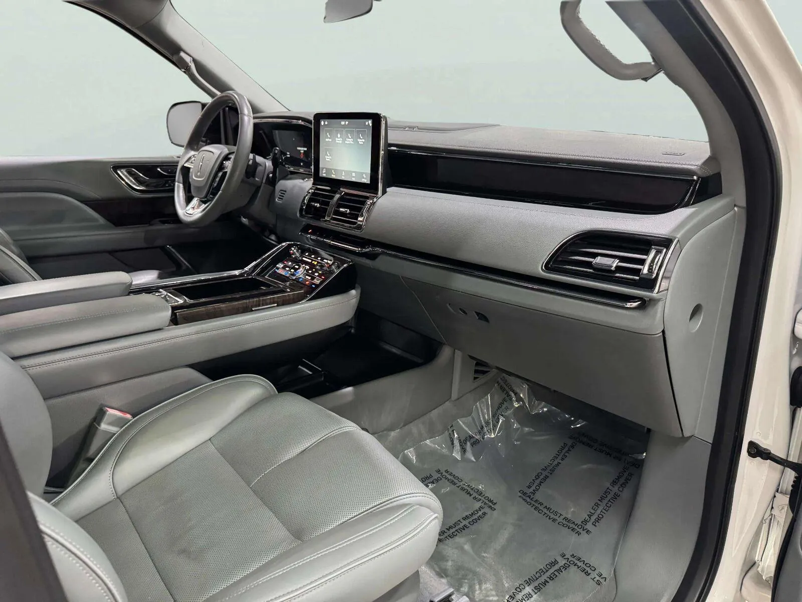 Lincoln Navigator photo 40