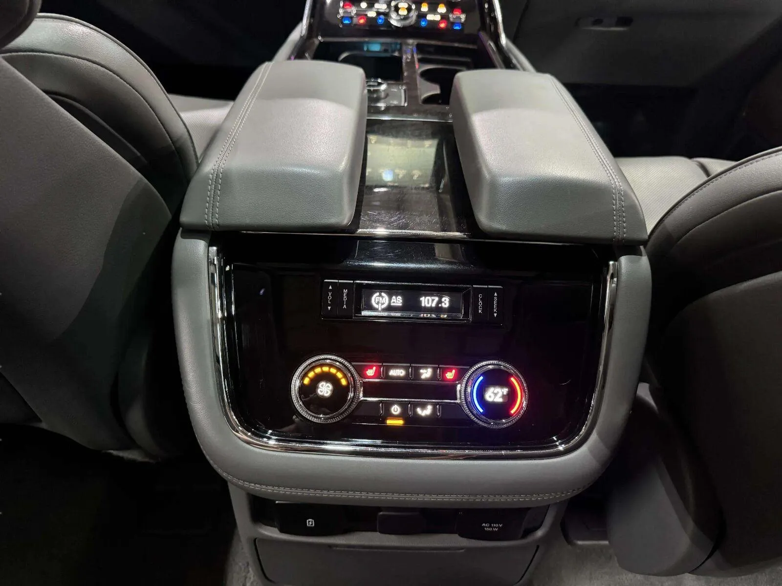 Lincoln Navigator photo 46