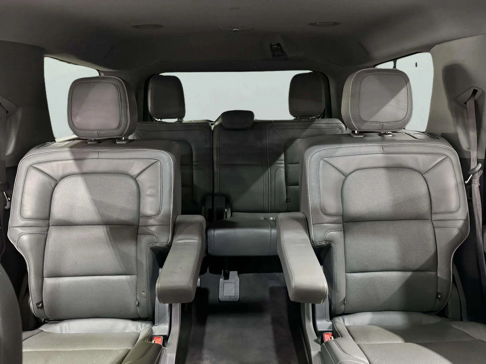 Lincoln Navigator photo 47