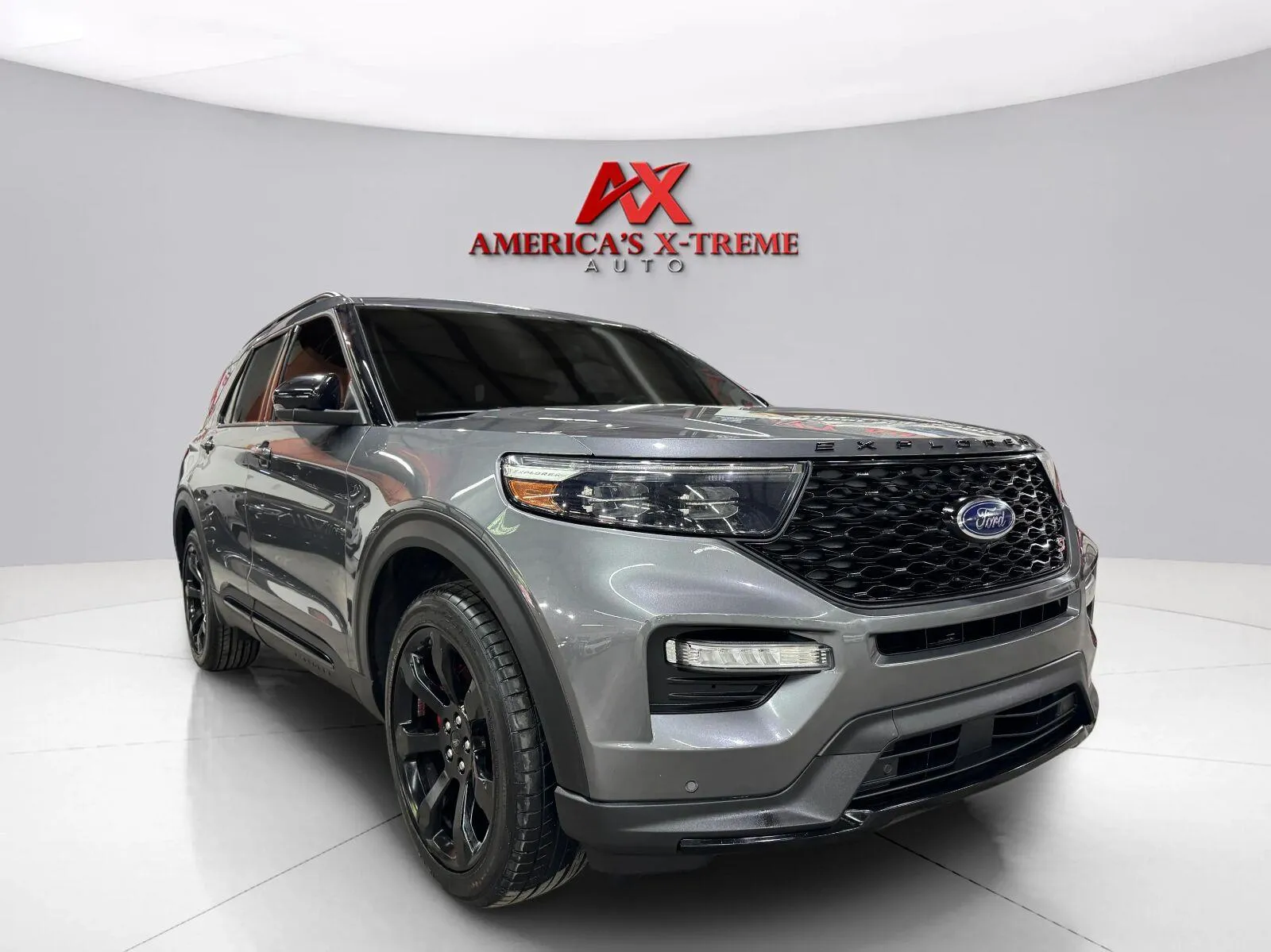 Ford Explorer photo 9