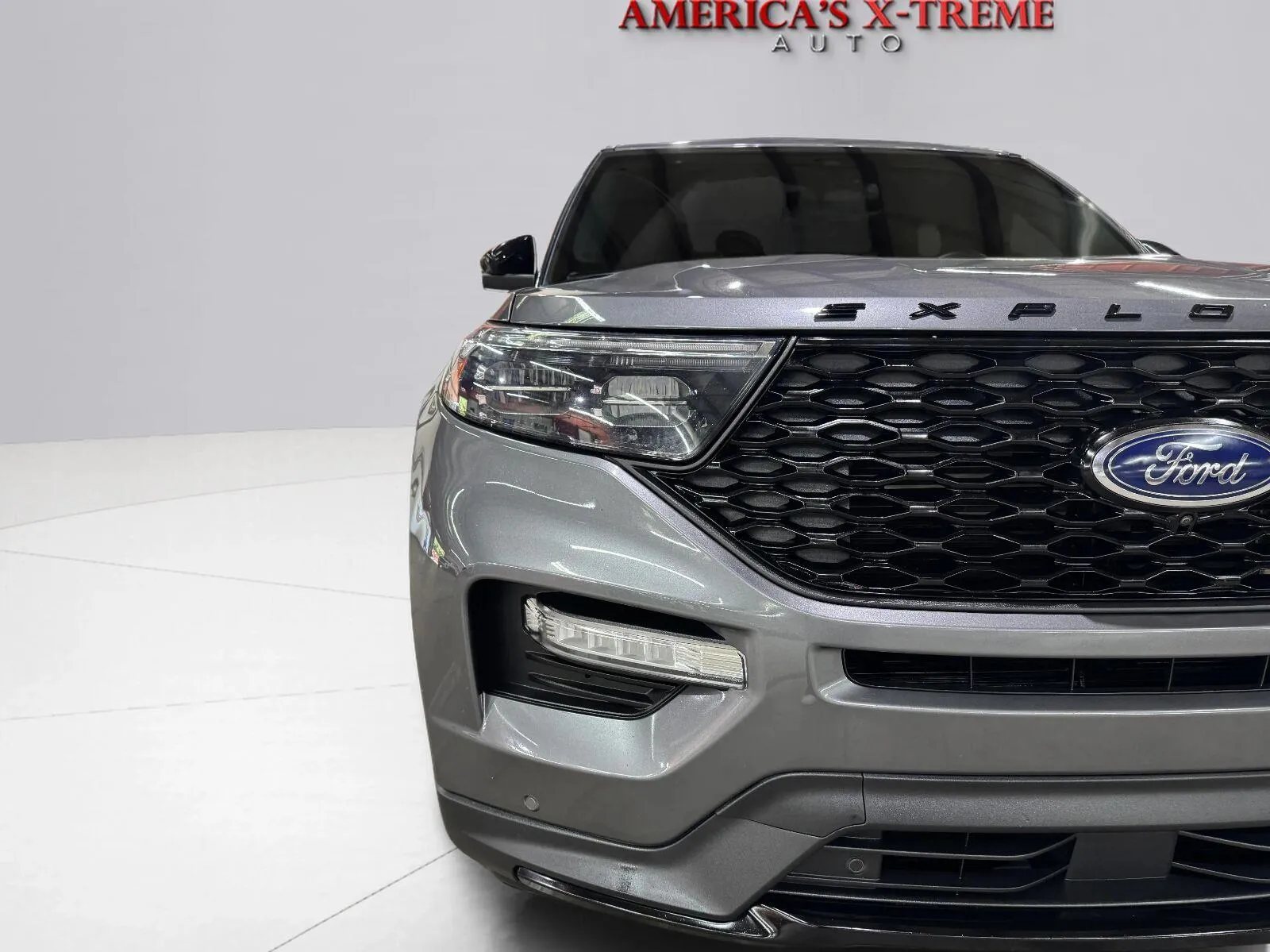 Ford Explorer photo 12
