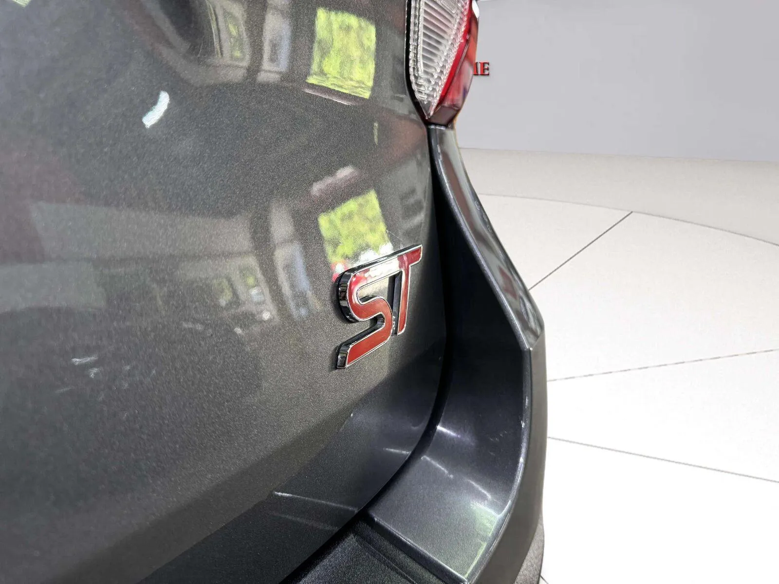 Ford Explorer photo 17