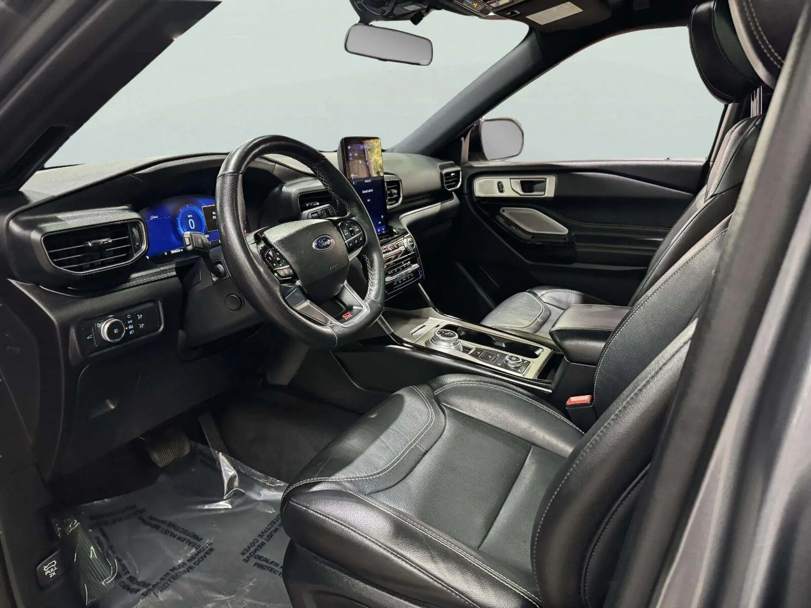 Ford Explorer photo 26