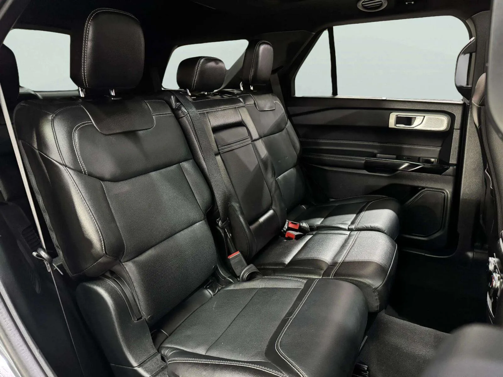 Ford Explorer photo 37