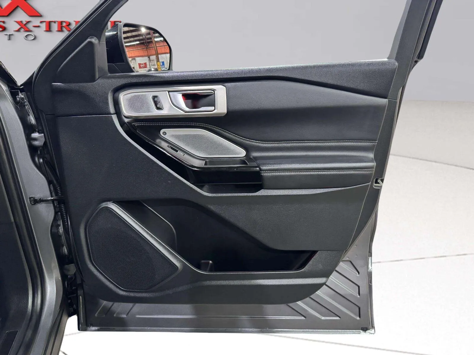 Ford Explorer photo 39
