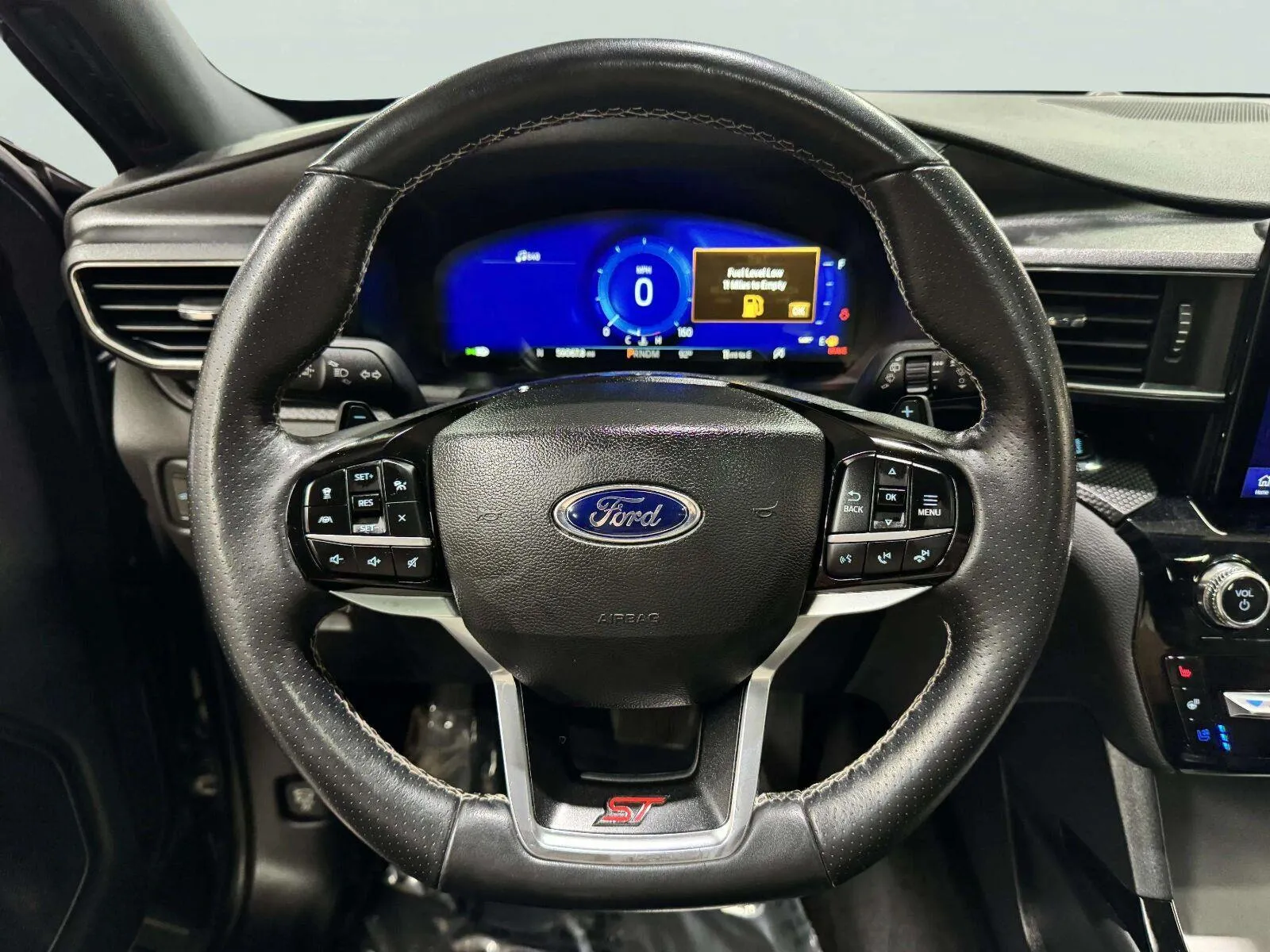 Ford Explorer photo 48