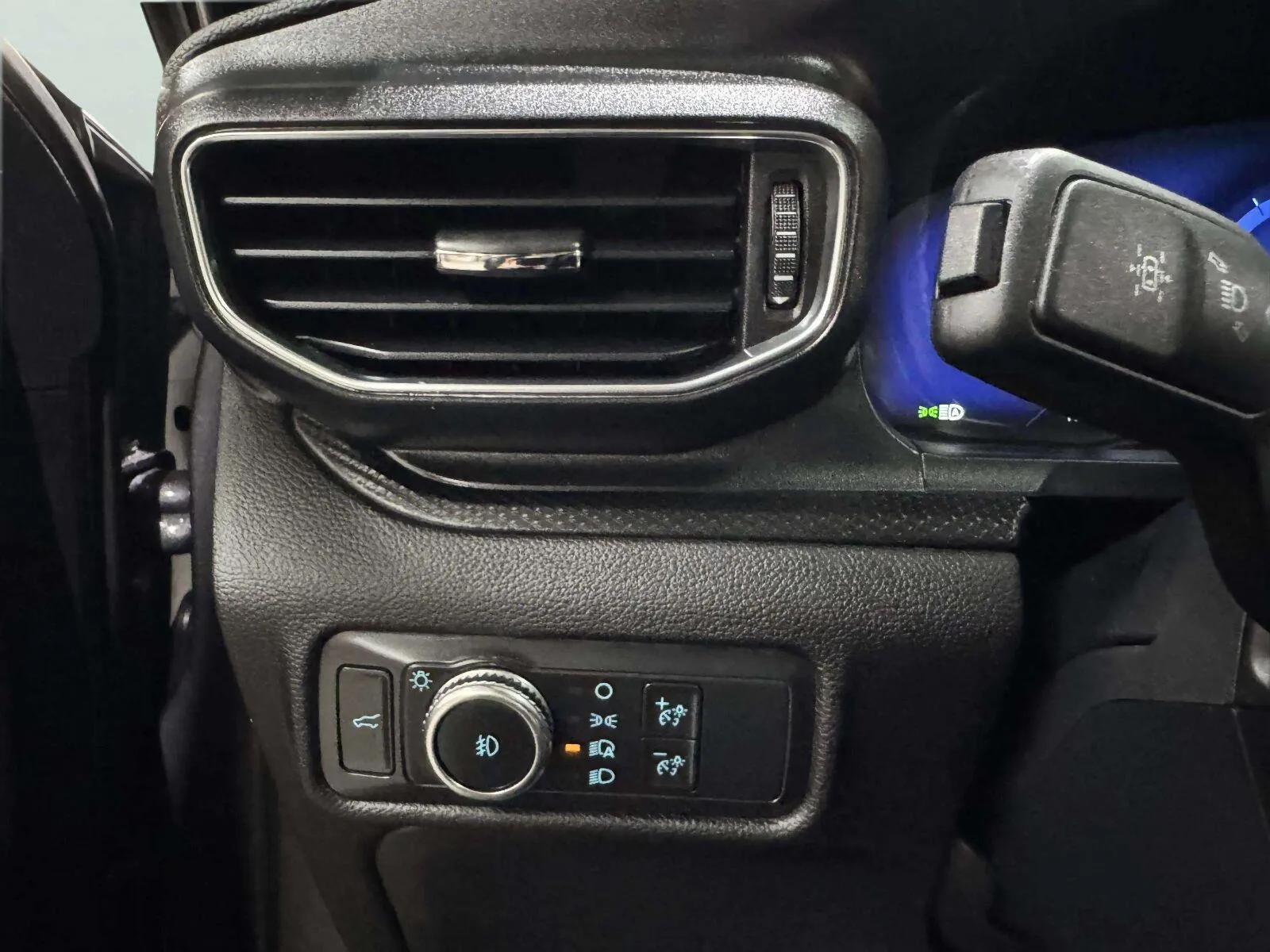 Ford Explorer photo 52