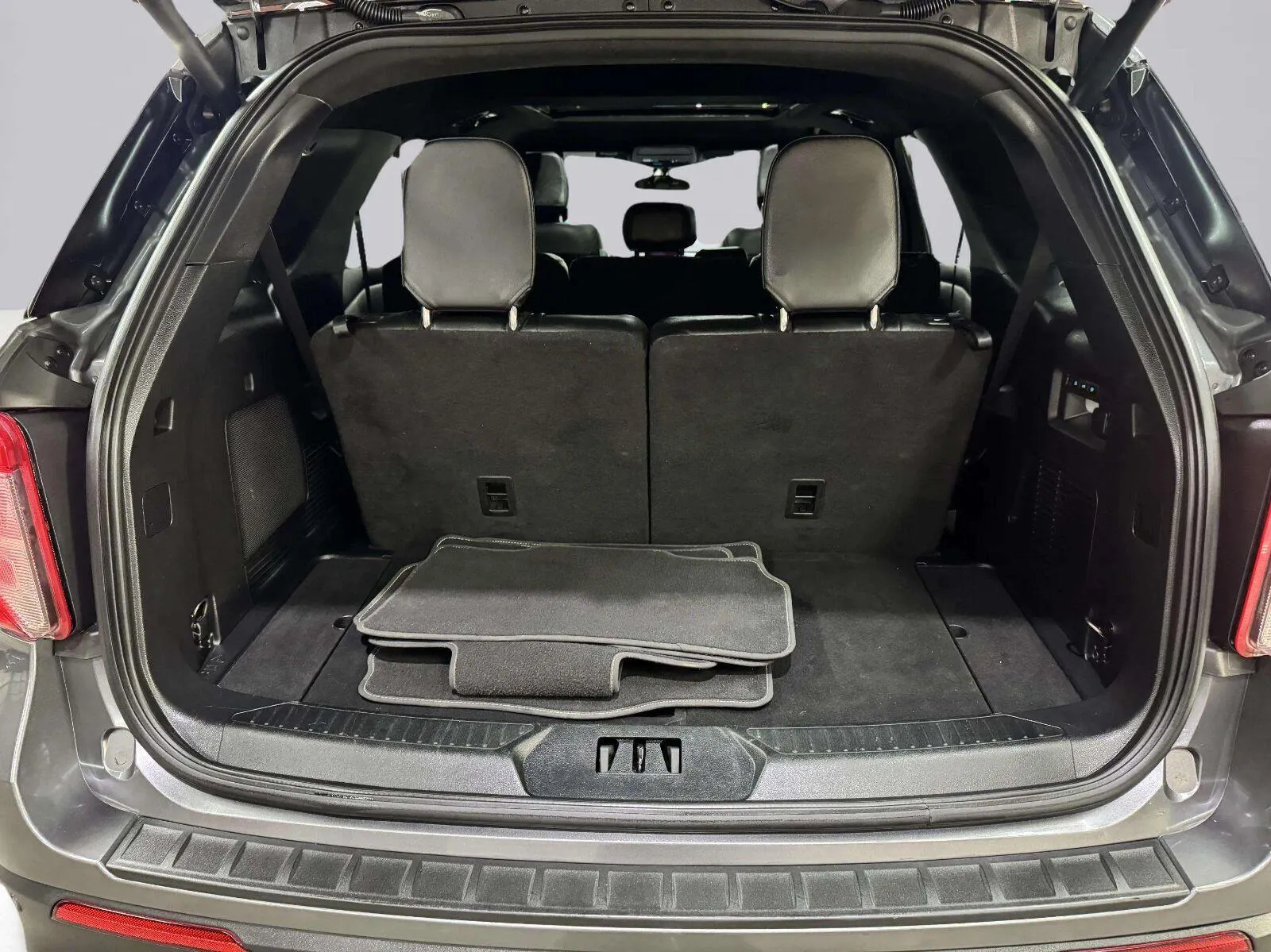 Ford Explorer photo 64