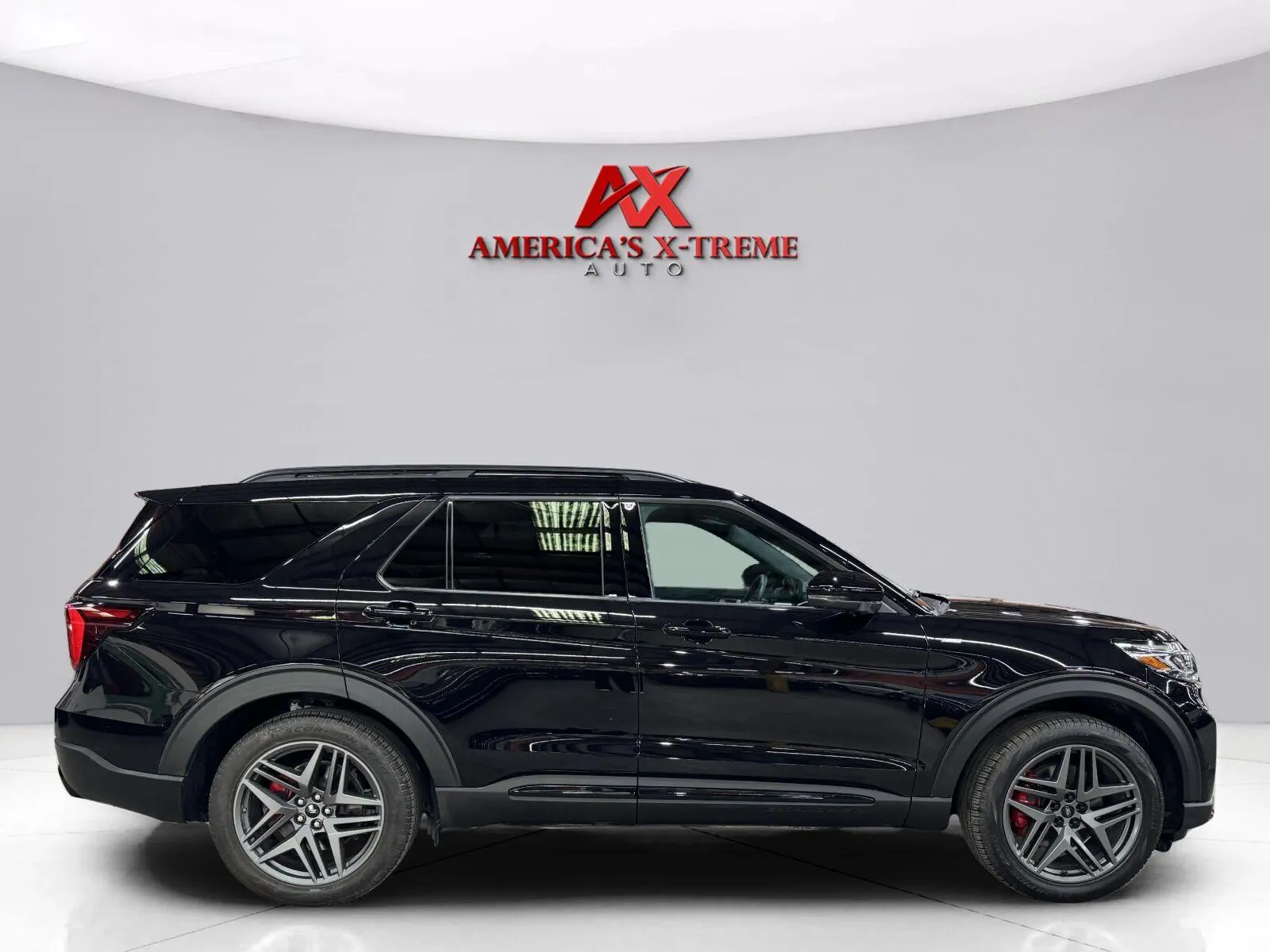 Ford Explorer photo 5