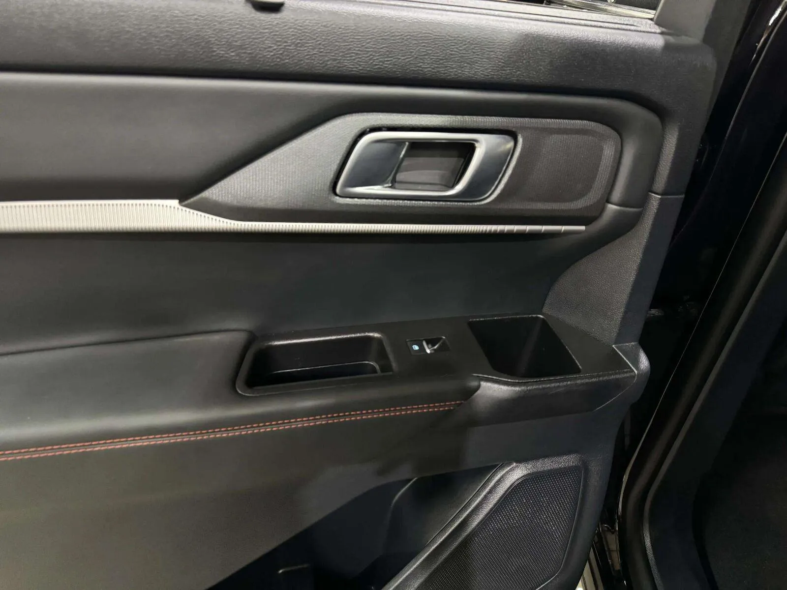 Ford Explorer photo 19