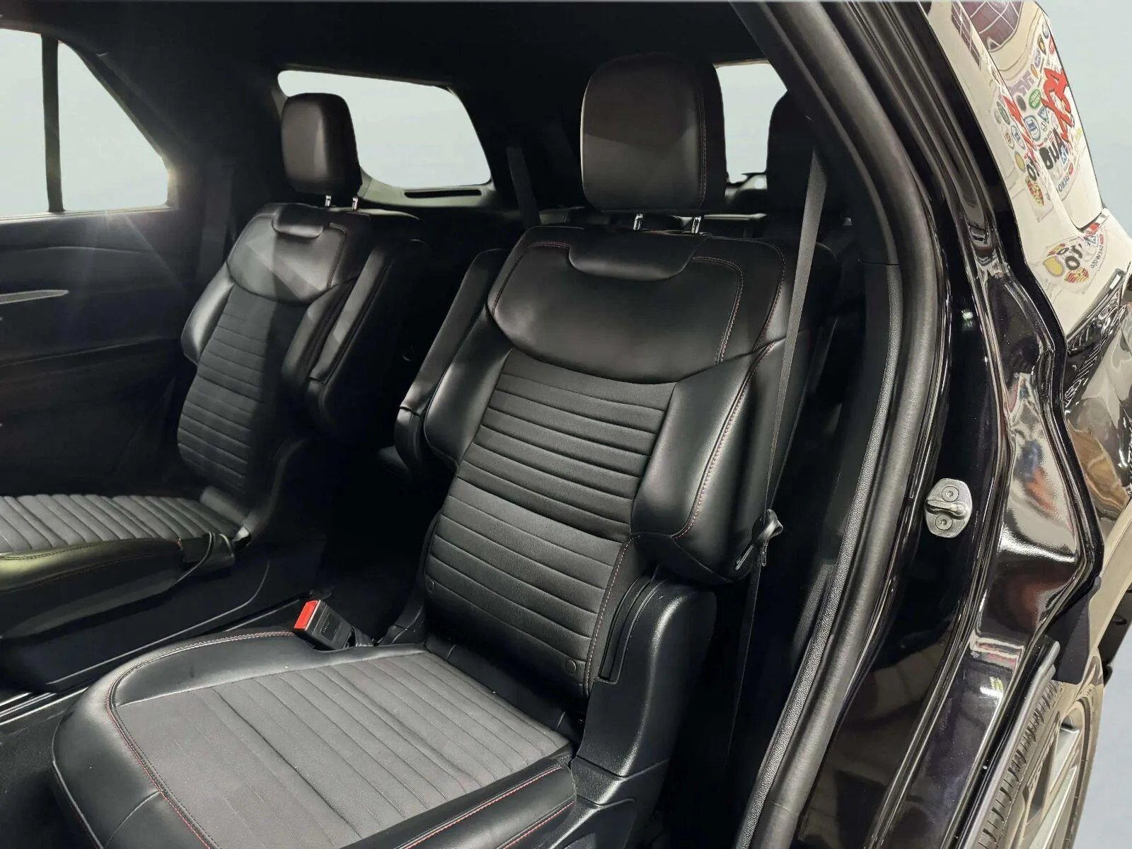 Ford Explorer photo 23