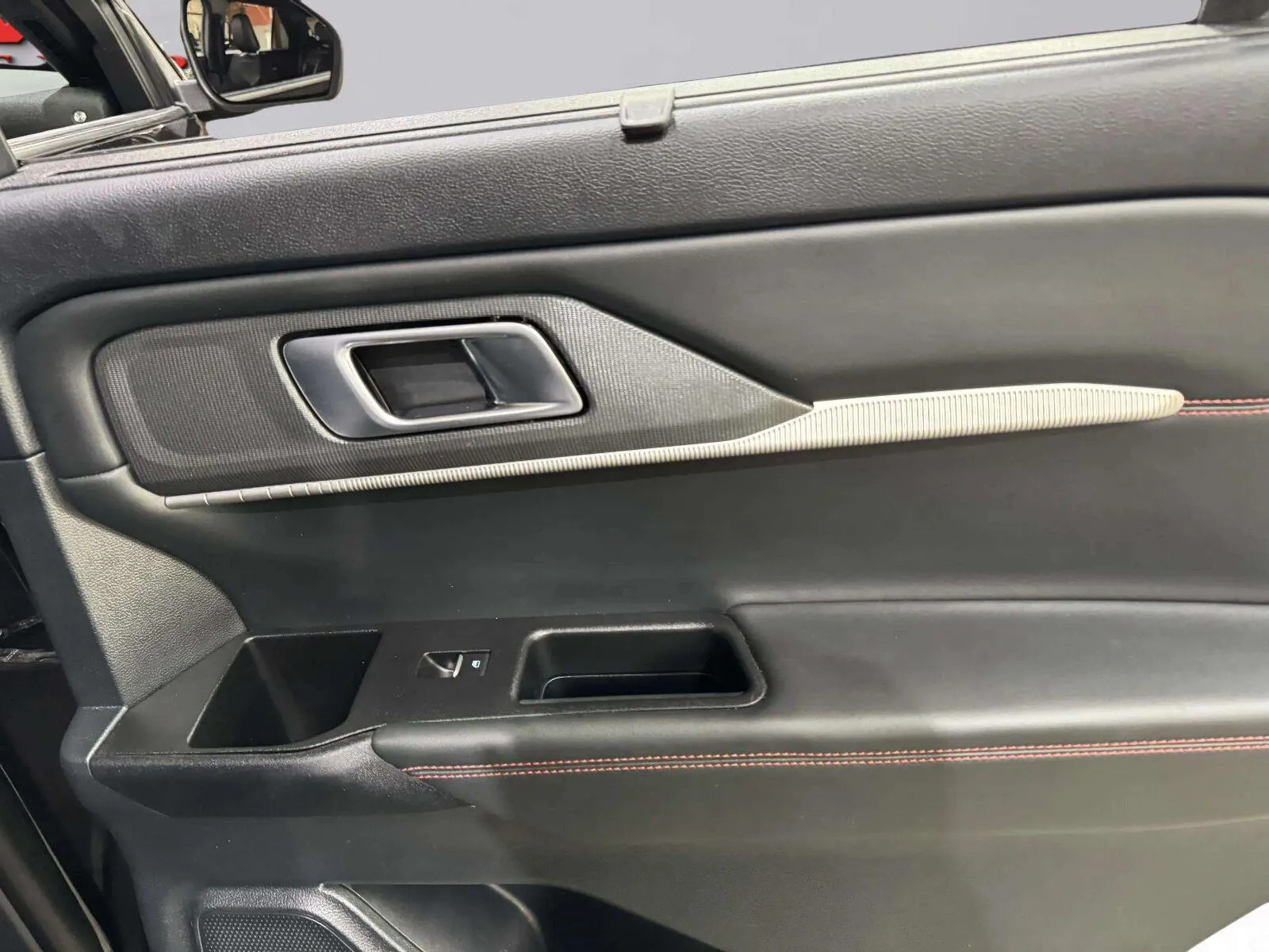 Ford Explorer photo 25