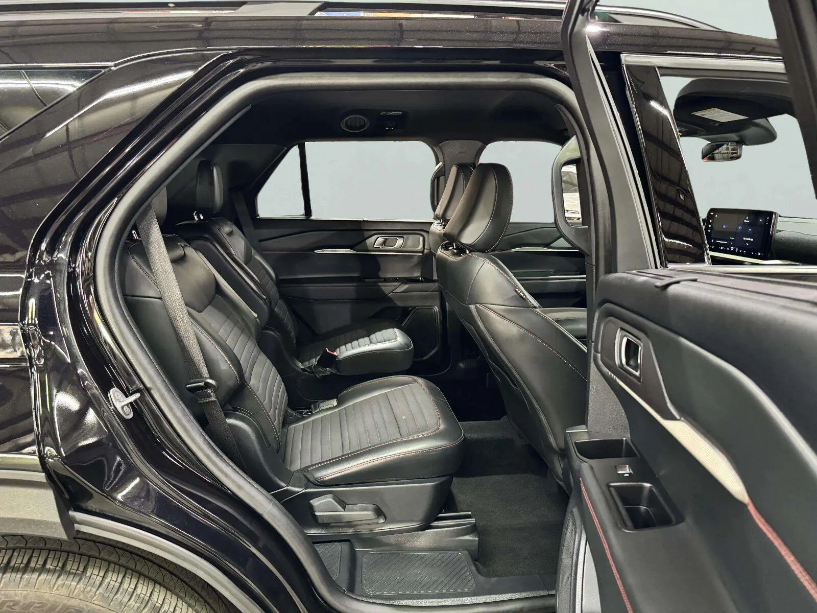 Ford Explorer photo 27