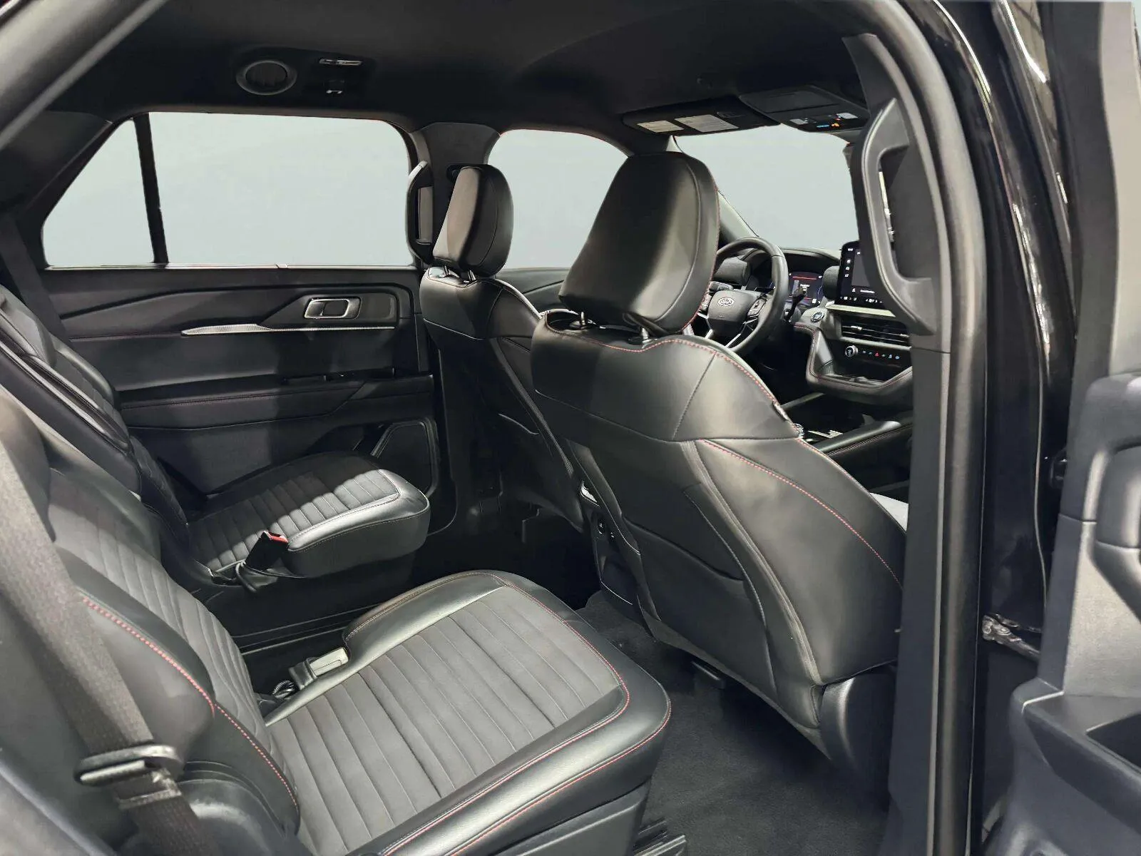 Ford Explorer photo 28