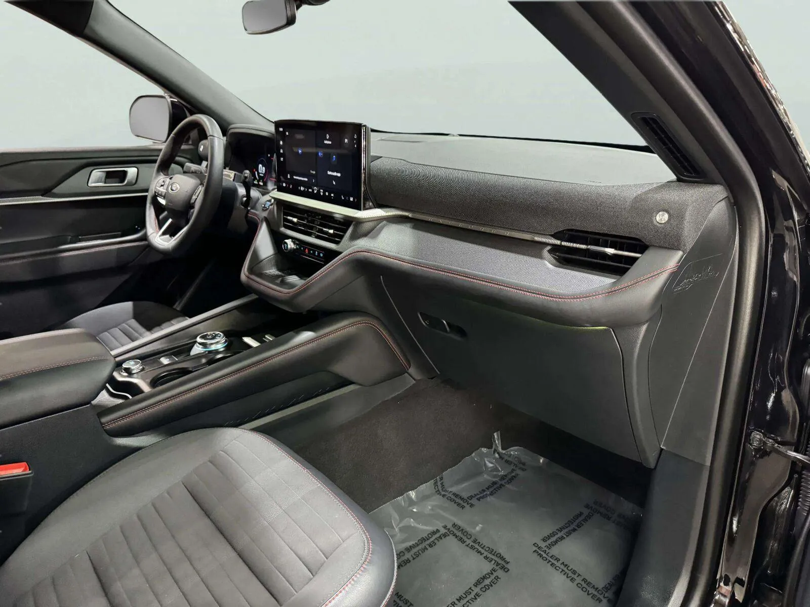 Ford Explorer photo 35