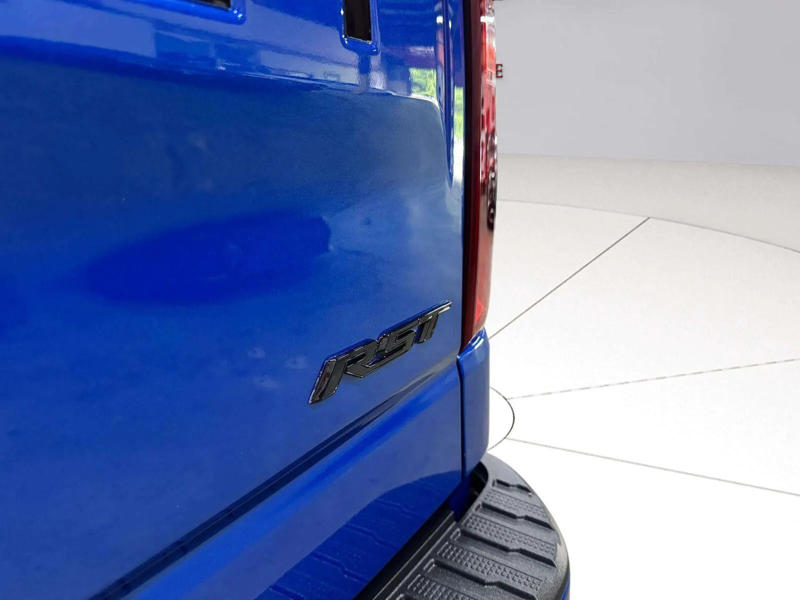 Chevrolet Silverado photo 17