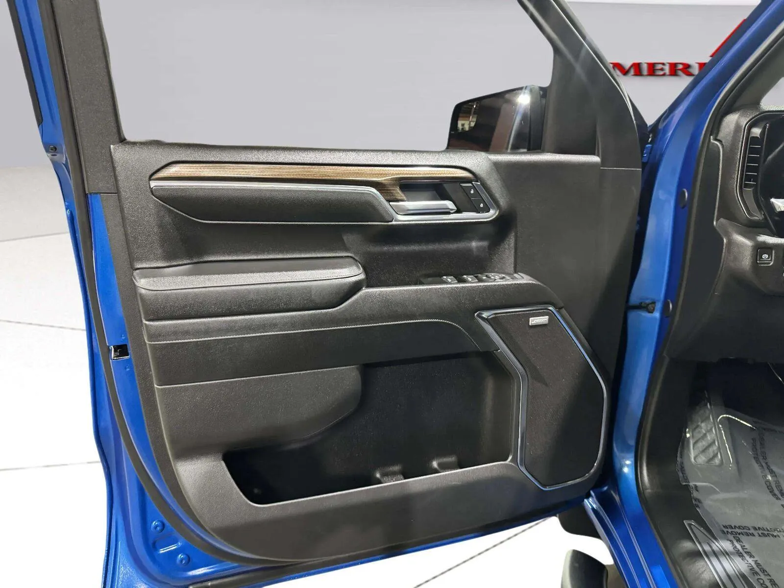 Chevrolet Silverado photo 19