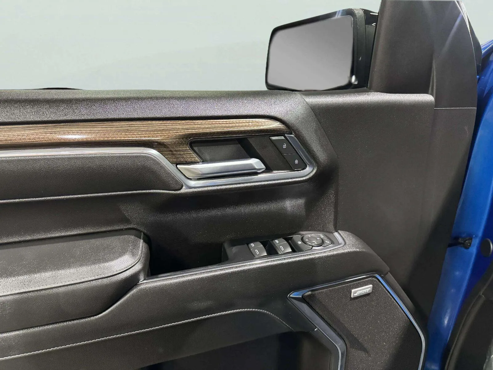 Chevrolet Silverado photo 20
