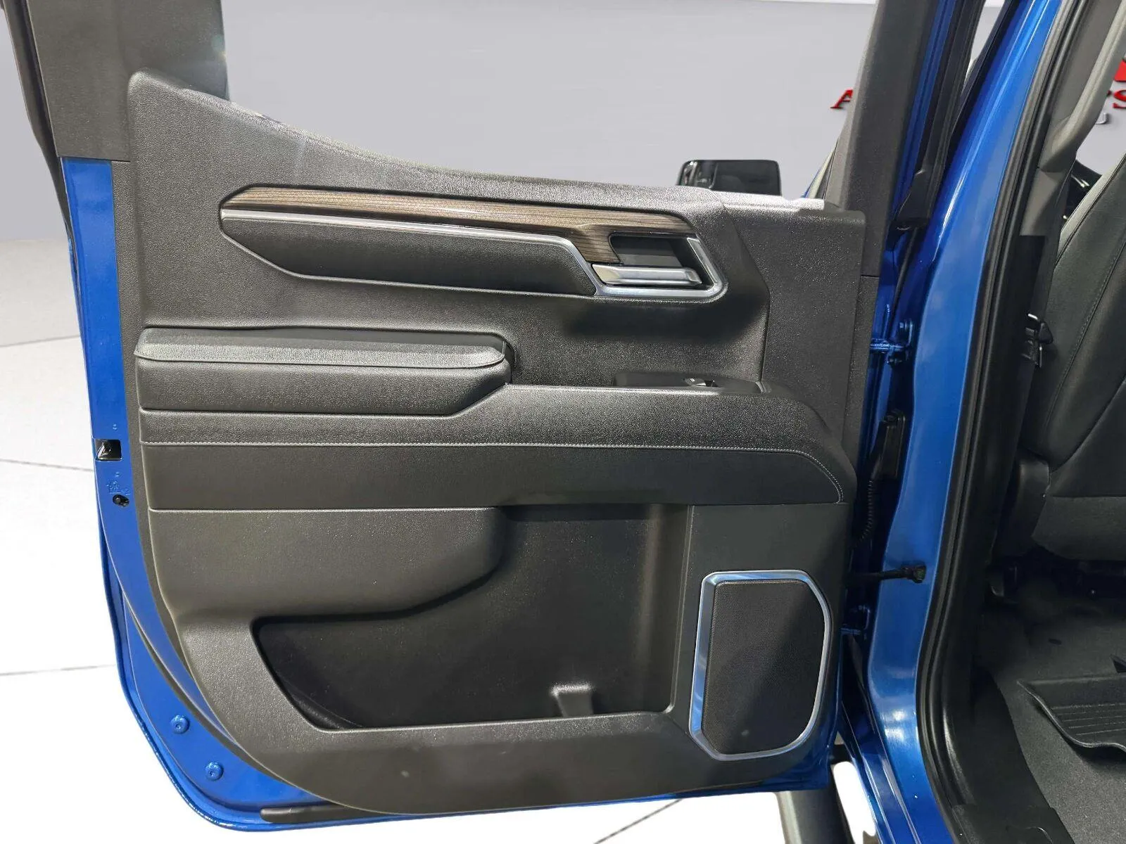 Chevrolet Silverado photo 25