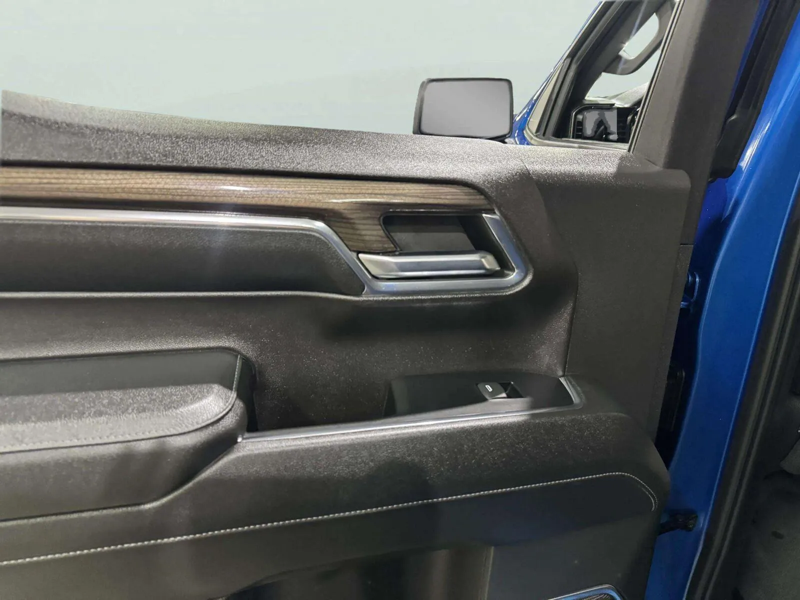 Chevrolet Silverado photo 26