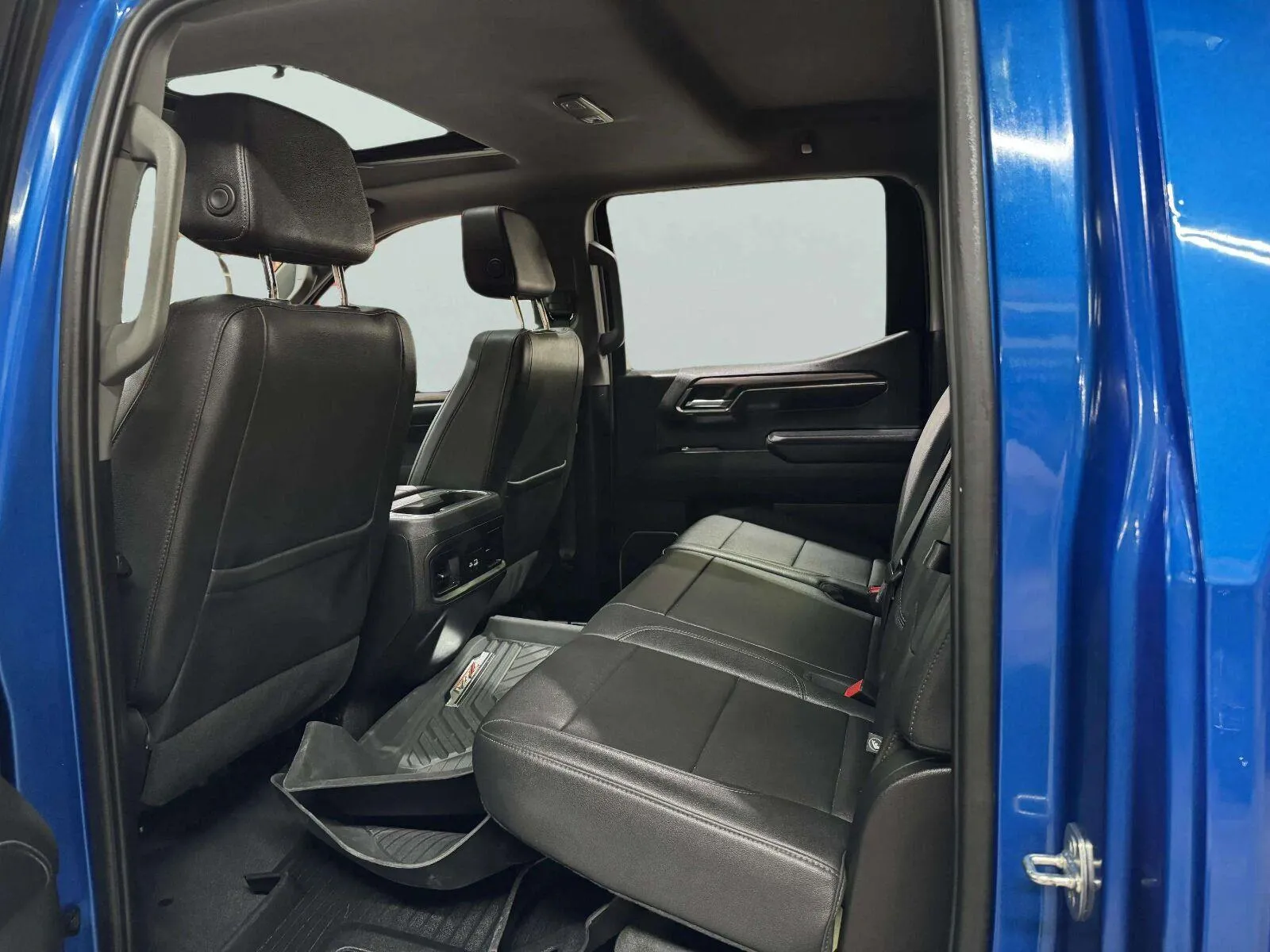 Chevrolet Silverado photo 28