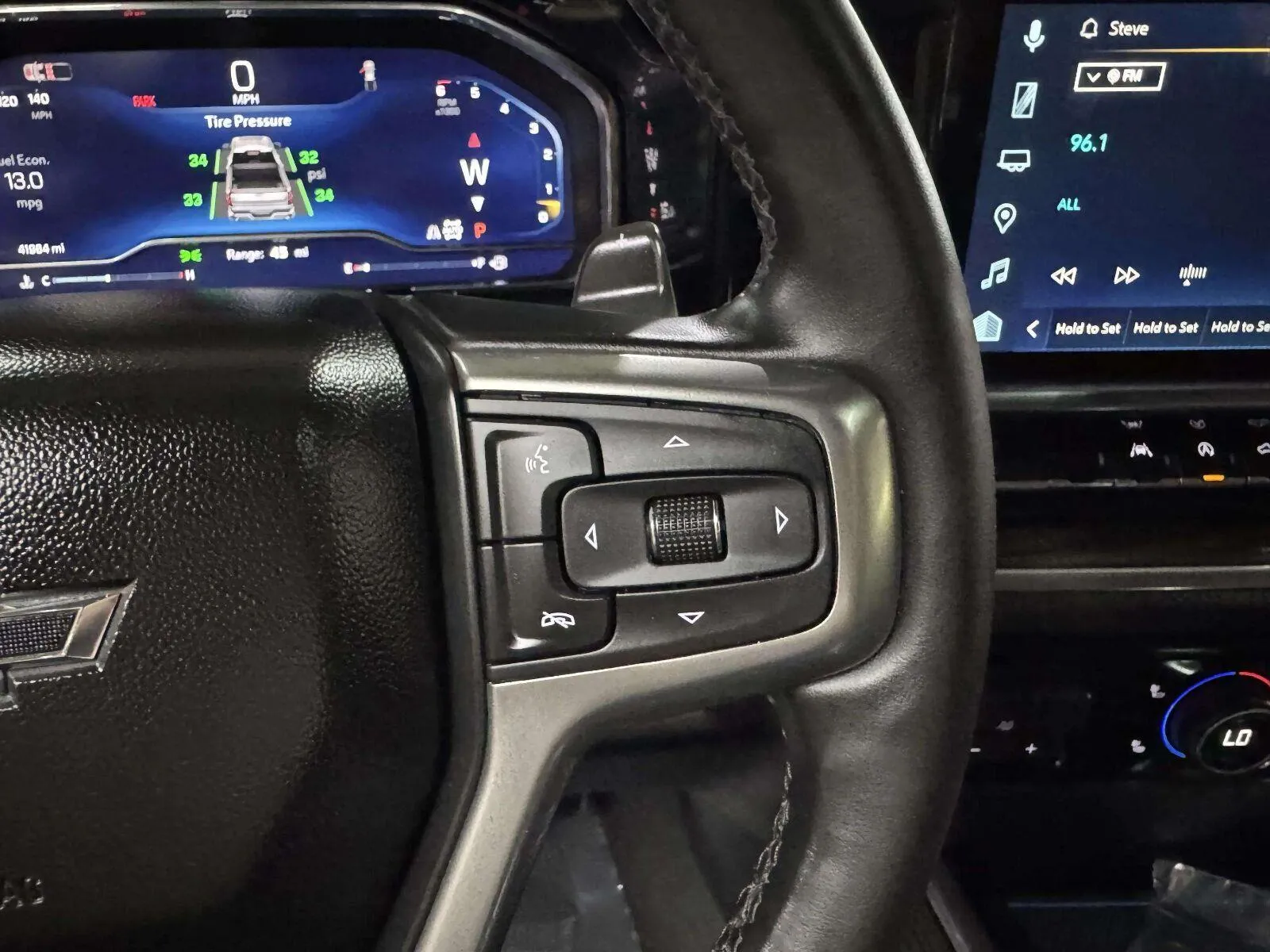 Chevrolet Silverado photo 45