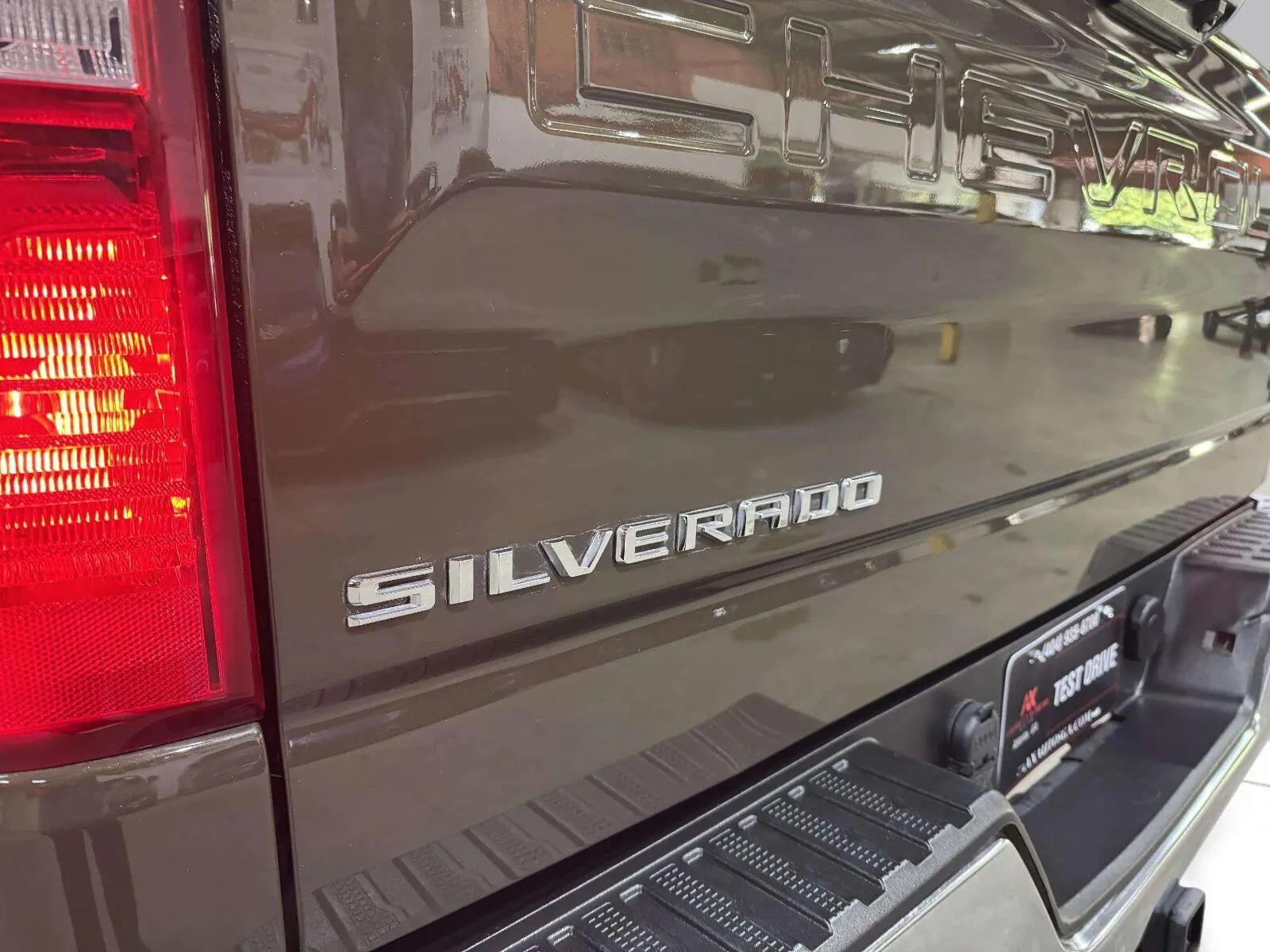 Chevrolet Silverado photo 19